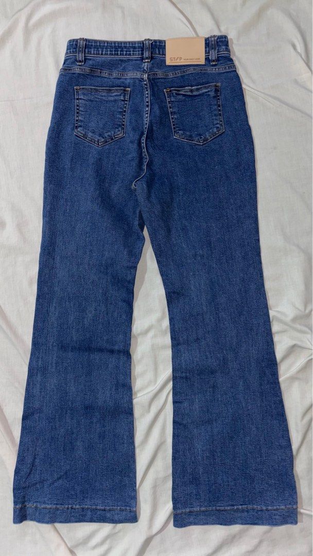 STFP Flare Jeans - Size M (Category: Jeans) located in Manila. Submitted by rtzvxz (Listing ID 1417603061, Image 3). Description: Used a few times, feels good and if you don’t mind the front pocket design then i’d say its a 10/10 Rfs: Given to me but not really my style No issues MOD: Jnt/Lalamove MOP: Gcash - STFP blue flare jeans - Size: M - Made in Korea - Features: - Front pockets - Leather patch at the back - Material: - Outer: 100% cotton -