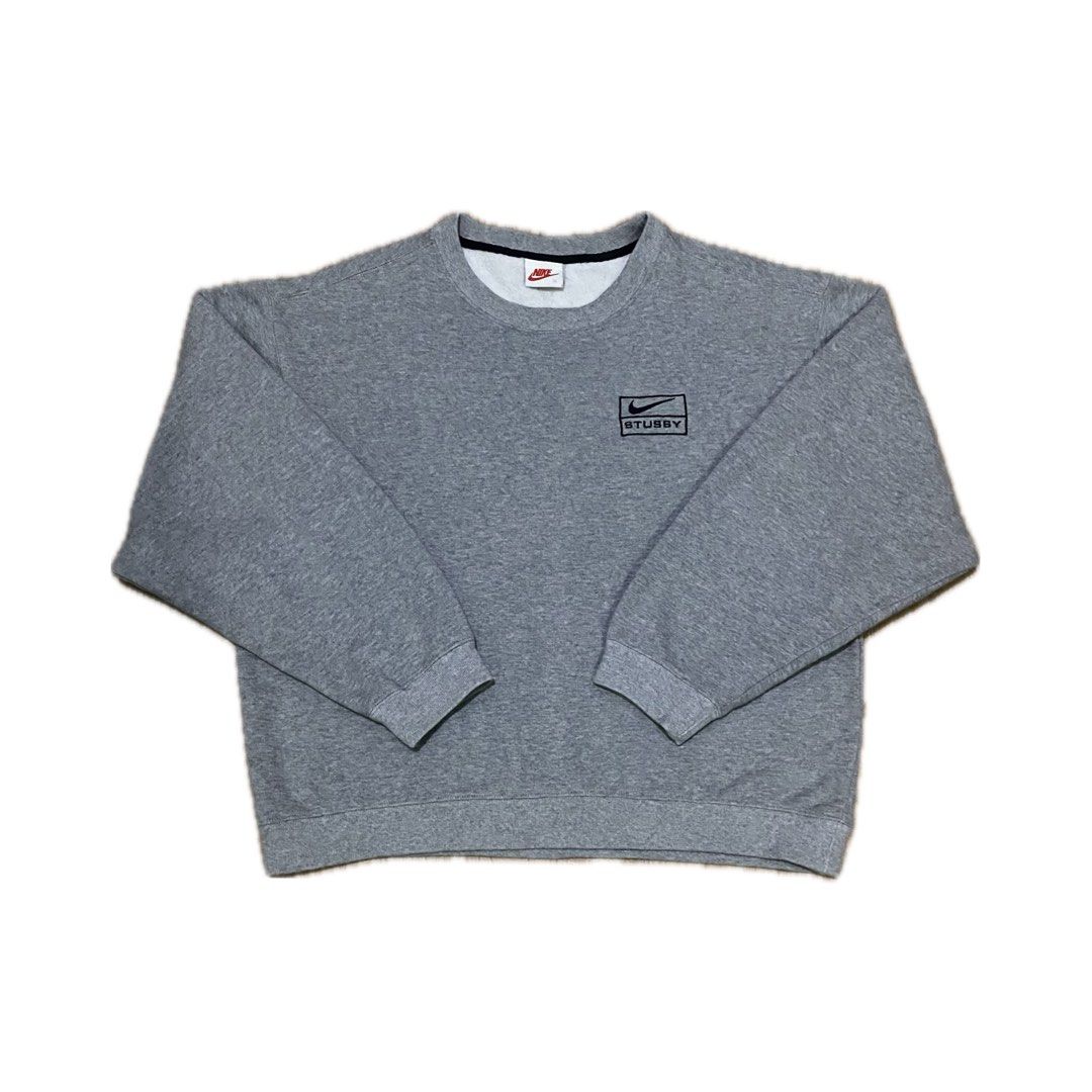 Stussy x Nike Crewneck (Category: Coats, Jackets and Outerwear) located in Quezon City. Submitted by porma_thrift.nova (Listing ID 1417581244, Image 1). Description: For sale 🙂 Size: S on Tag (but fits up to large) Dimensions: 23.5 inch width / 25-26 inch length.