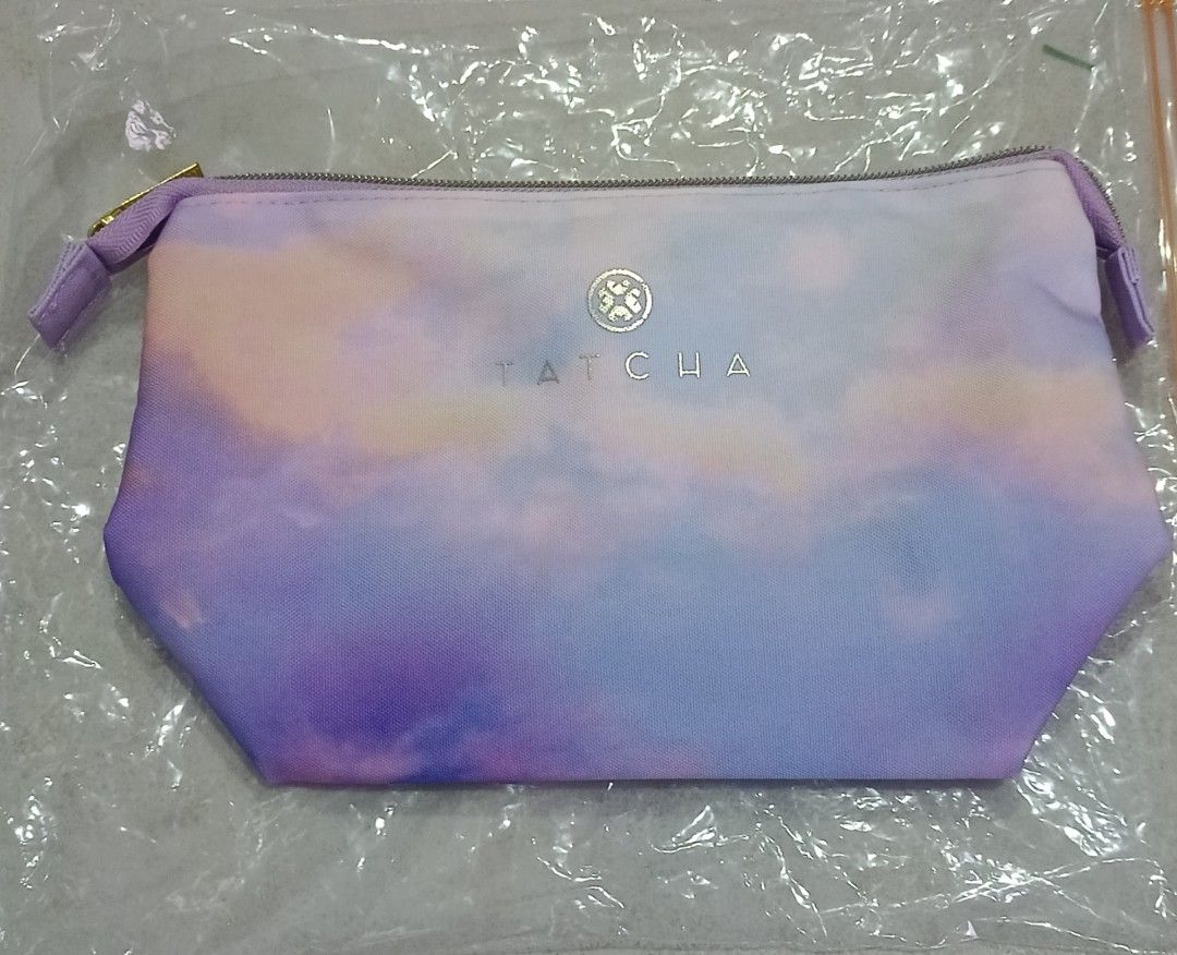 Tatcha Cosmetics Pouch (Category: Face Care) located in Antipolo. Submitted by legoninos.legoninas (Listing ID 1417461488, Image 2). Description: from Tatcha cosmetic bag/pouch brand new.