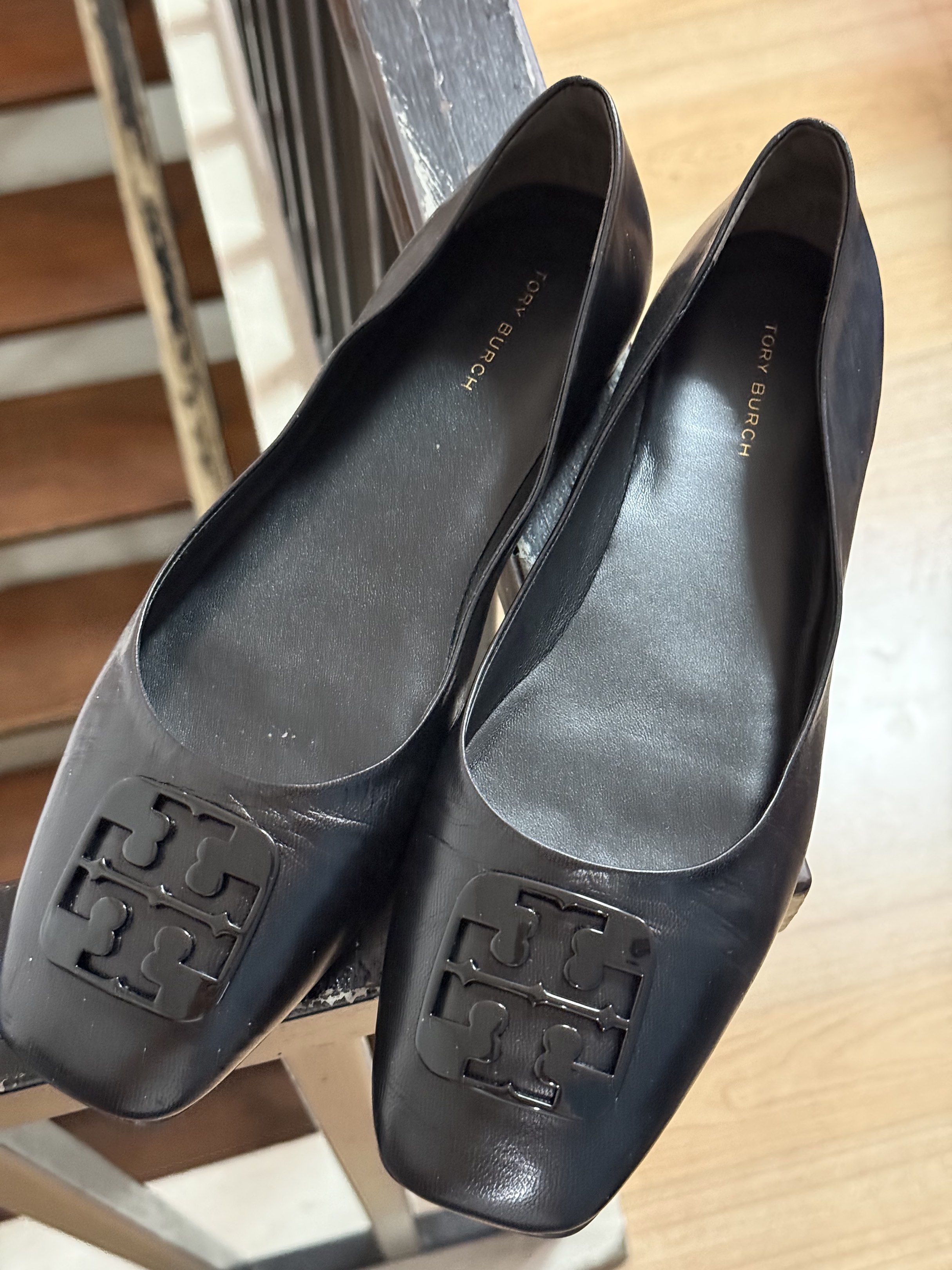 TB Georgia Ballet Paris Goat (Category: Flats & Sandals) located in Makati City. Submitted by jhennlt (Listing ID 1417422978, Image 2). Description: US bought Authentic Tory Burch Flats US 9.5 Used once RFS big for me MOP: Gcash or BPI Delivery c/o buyer.