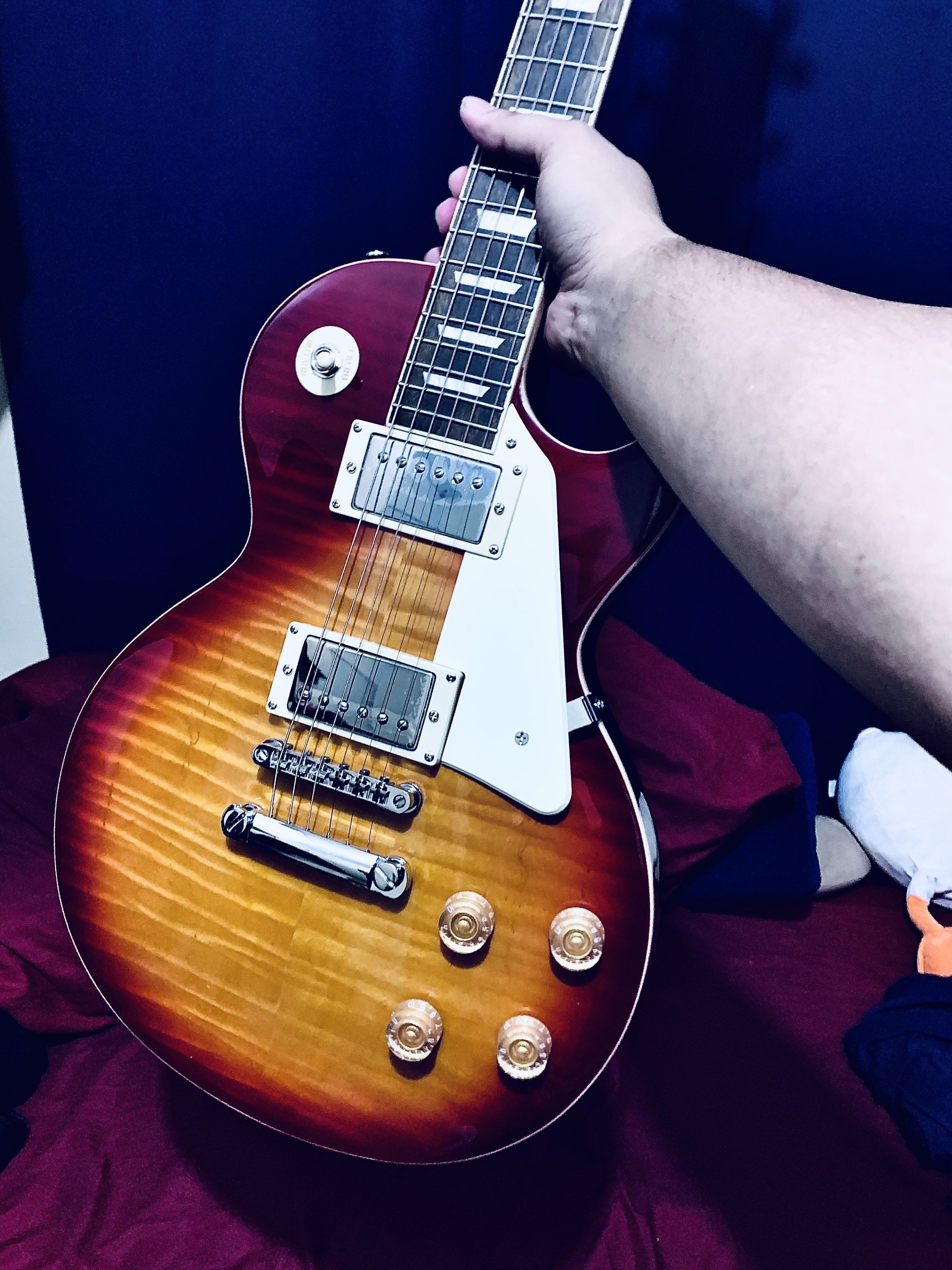 Thomson Les Paul Style Electric Guitar (Category: Musical Instruments) located in Paranaque City. Submitted by -enzo- (Listing ID 1417568938, Image 2). Description: Thompson les paul. Brand new, just bought. -surprisingly feels good to play after setting it up for a while. -sounds perfectly fine. -will include DiMarzio quick release strap with strap lock. -will include extra set of strings -includes padded gig bag. -Scratch plate will come includ