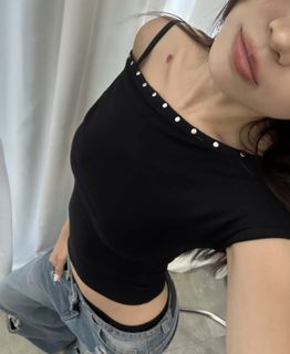 (Category: ) located in . Submitted by linzcloset (Listing ID 1417580527, Image 1). Description: .