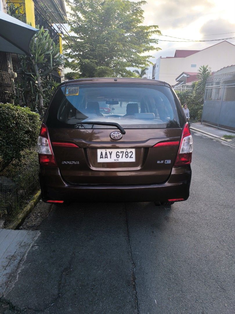 Toyota Innova (Category: Used Cars) located in Las Pinas. Submitted by jpntrader (Listing ID 1417553344, Image 2). Description: Toyota Innova E 2014 2.5 Diesel MT 2nd owner 170k plus Milage.