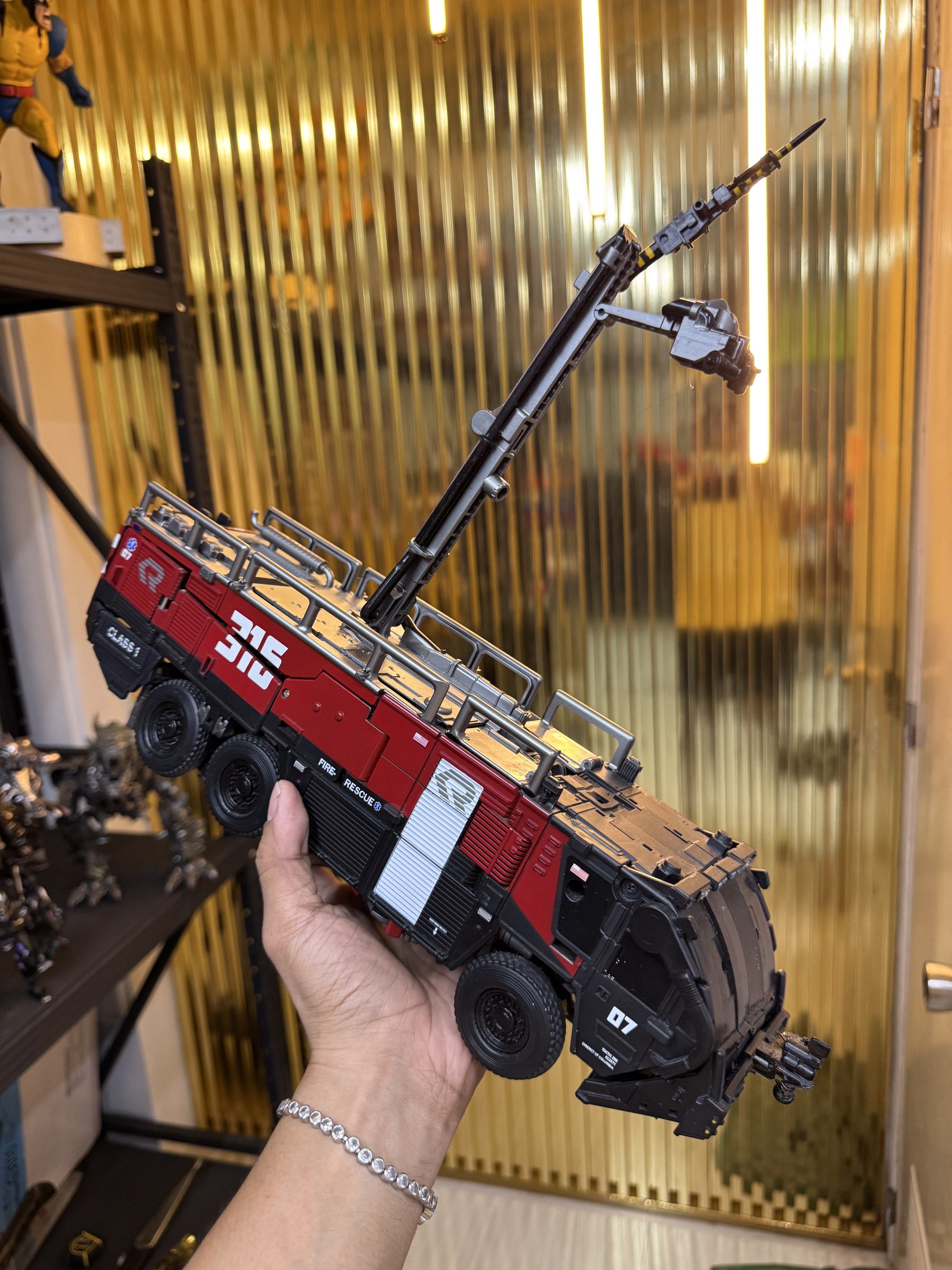 Transformers Sentinel Prime Fire Truck (Category: Vehicle & Diecast Models) located in Pasay City. Submitted by superman_991 (Listing ID 1417476997, Image 1). Description: Transformers Sentinel Prime Fire Truck Price 3500 Only Location Paranaque Payment Gcash/Bpi Shipping Lalamove/Lbc Buyers Risk / Fee ‼️Seller is not responsible for: lost, stolen, or damaged packages..