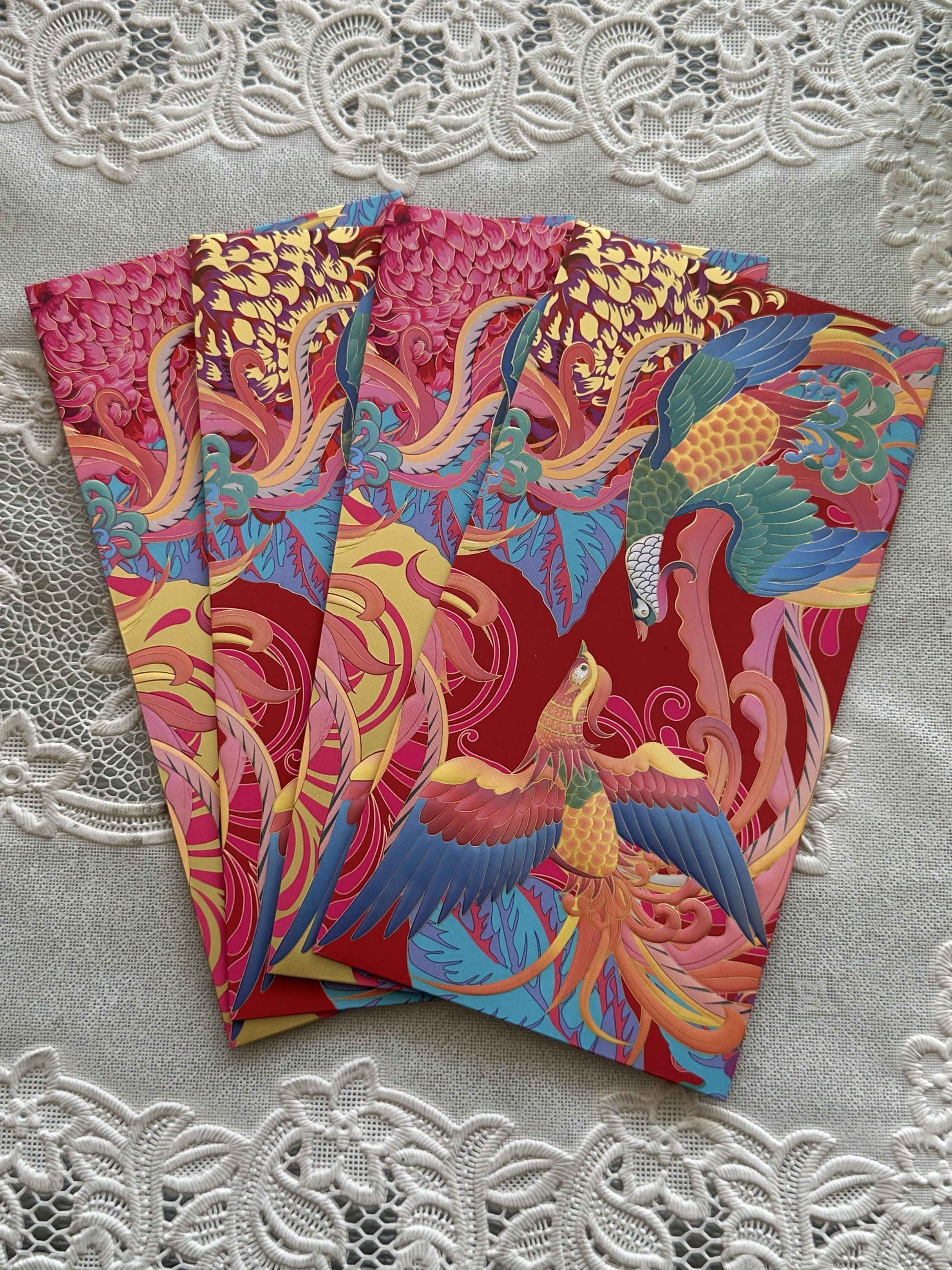 UBS Red Packets (Category: Other Stationery & Craft) located in Singapore. Submitted by chloemee (Listing ID 1417543808, Image 1). Description: Very pretty UBS phoenix red packets. 1 set available 8 pieces in a set (4 red 4 gold) $6 Inclusive of normal mail Ang pao/ang bao/red packets 🍊🧧 Red packet for Chinese New Year 2026.