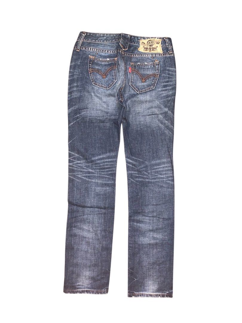 VINTAGE LEVIS COPPER BUTTON FLY WOMENS JEANS size 30 (Category: Jeans) located in Manila. Submitted by kris.collectives (Listing ID 1417457929, Image 1). Description: 30x42 10/10 COLOR RATE NO ISSUE GOOD AS NEW COLOR MAY VARY DUE TO LIGHTNING.