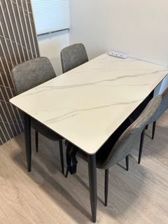 （分類：）位於 。 由 declutterkweeen 提交（商品編號 1417593570，圖片 1）。簡介： 。