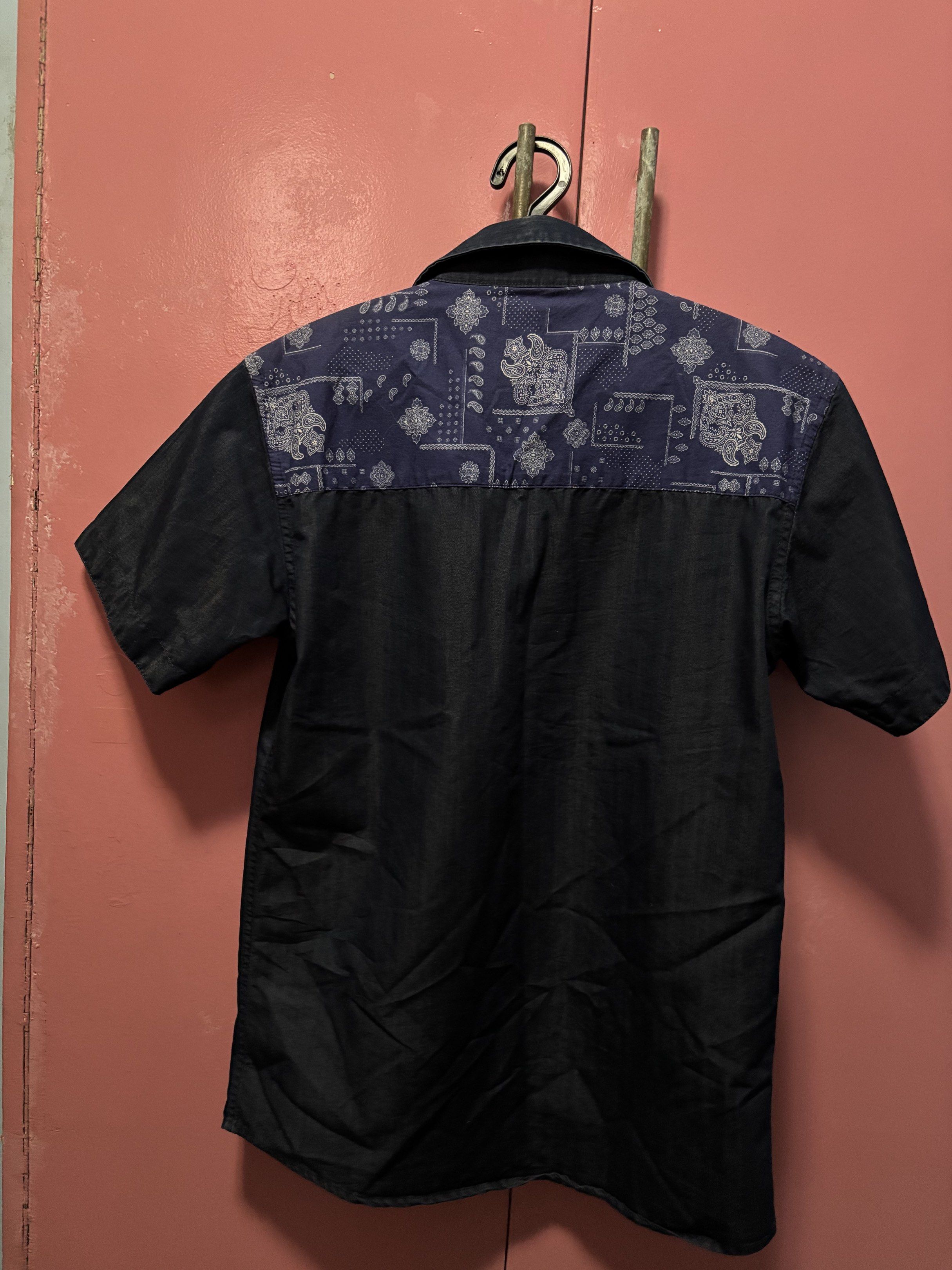 Zanetti Polo (Category: Tshirts & Polo Shirts ) located in Pasig City. Submitted by karurosu (Listing ID 1417493041, Image 2). Description: Zanetti Polo • Size: Shoulder Width: 16 in Length: 25 in • Gifted • Rfs: declutter/rarely used (Twice) • Condition: 10/10 • Made with premium fabric • Perfect for a fashionable casual look.