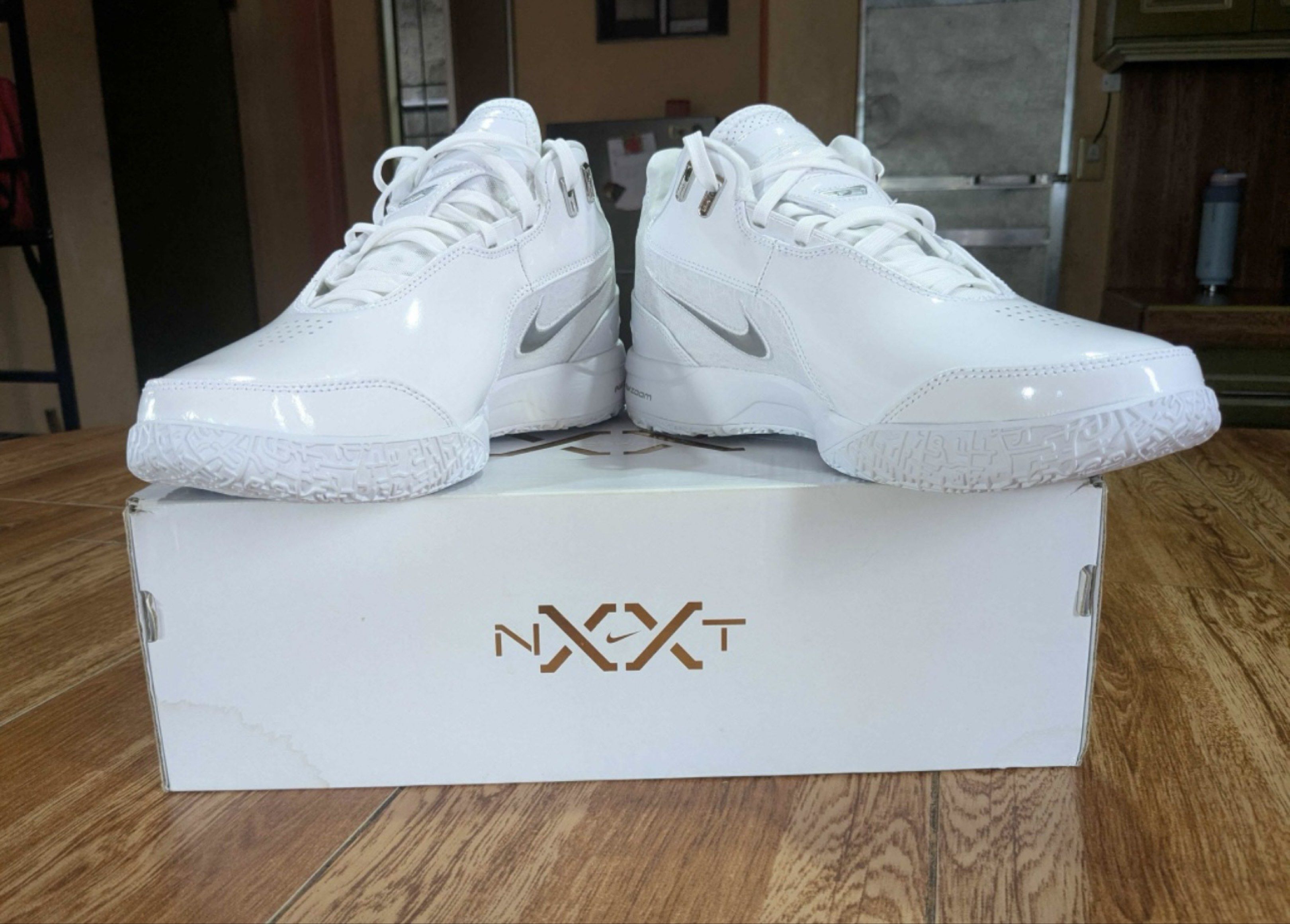 ZM LEBRON NXXT GEN AMPD EP Almost New (Category: Sneakers) located in Pateros City. Submitted by djsunoiii (Listing ID 1417422491, Image 2). Description: For sale ZM LEBRON NXXT GEN AMPD EP White/LT smoke grey Almost New With Og Box Size 9 .