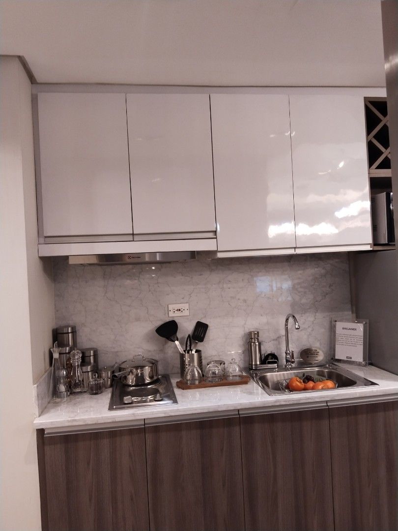 1 Bedroom Light 2 Residences (Category: Apartments & Condos) located in Makati City. Submitted by smdcprestigeheightsph (Listing ID 1417720256, Image 2). Description: 💼 Light 2 Residences – Own a Home While You Work Abroad Start owning a prime EDSA condo beside MRT Boni with low monthly payments while you’re working overseas. Perfect for OFWs who want to secure property in Manila today and enjoy long-term value, rental potential, or a future hom