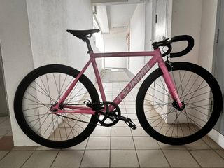 (Category: ) located in . Submitted by bikehorizon (Listing ID 1417659746, Image 1). Description: .