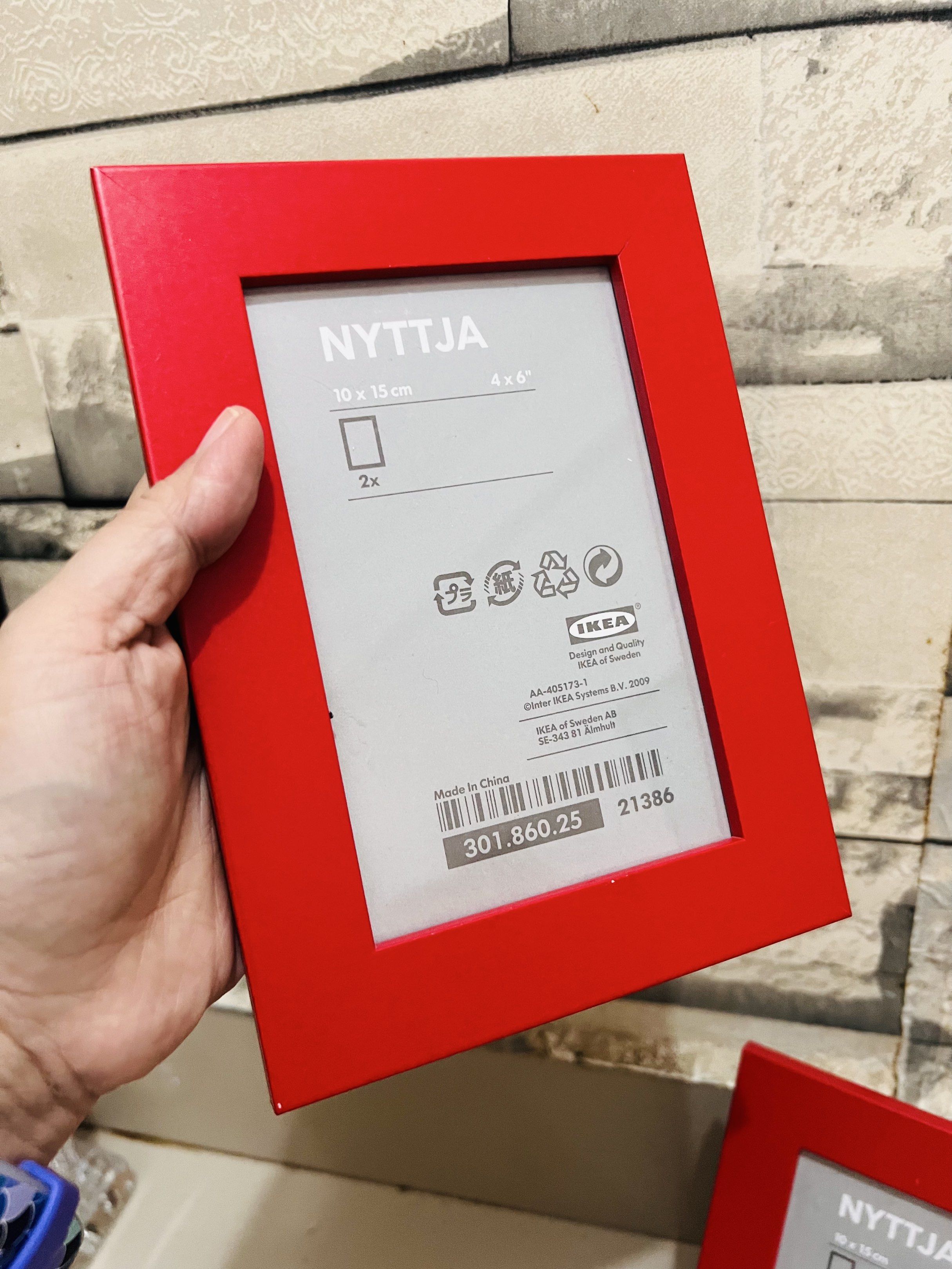 Affordable Red picture Frame take all 😍👌🏻 (Category: Frames & Pictures) located in Malolos. Submitted by afford.japan (Listing ID 1417607582, Image 2). Description: Affordable Red picture Frame take all 😍👌🏻.