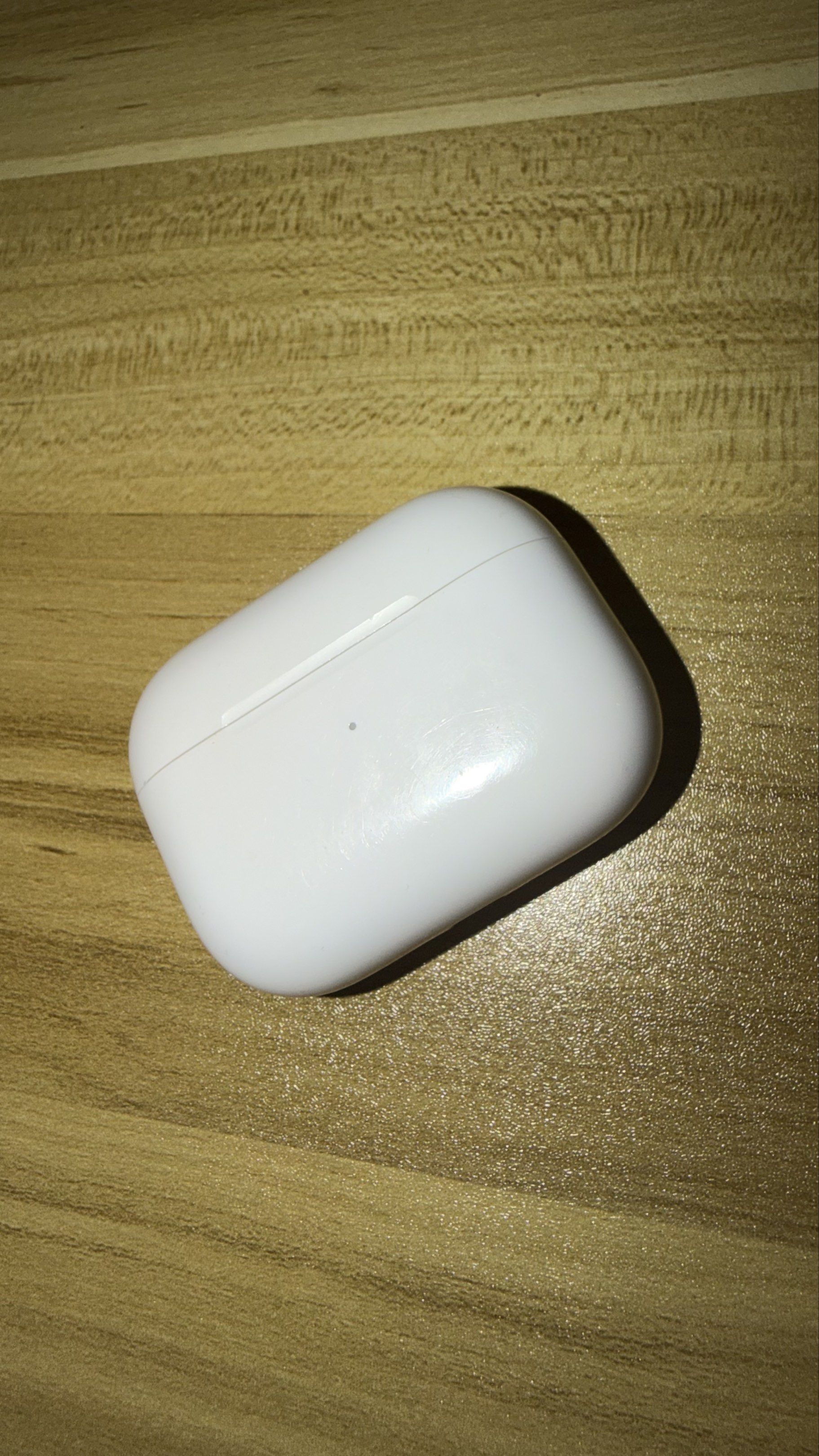 Airpods Pro 1 A2190 Charging Case Lightning (Category: Earphones) located in Taytay. Submitted by prelovedbybenny (Listing ID 1417750455, Image 1). Description: Airpods Pro 1 A2190 Charging Case Lightning - Used but in good condition RFS: Upgrade MOP: Pay as you order via GCash/QRPH Delivery: Lalamove, GrabExpress, MoveIt, Angkas (c/o buyer).