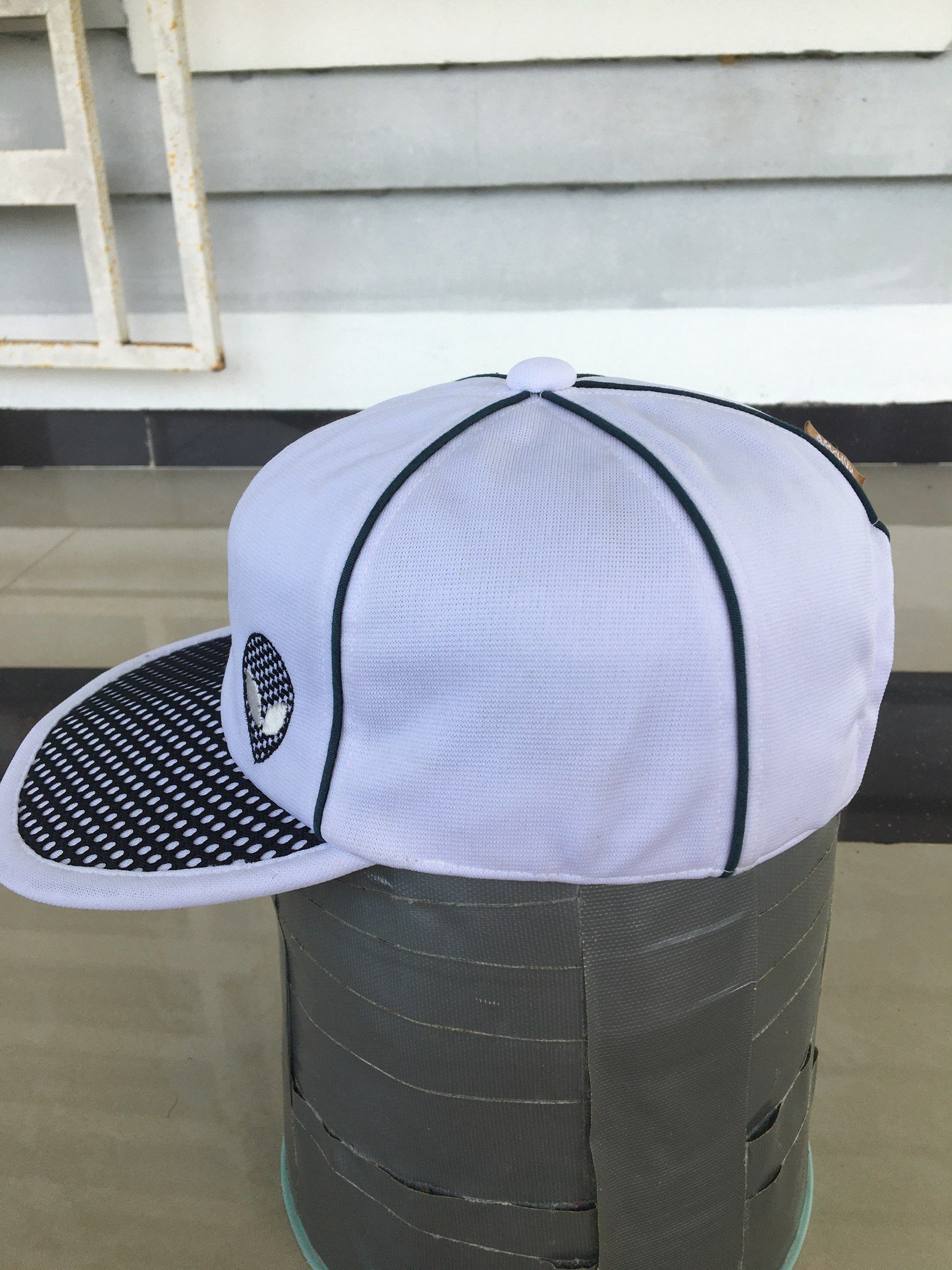 Alien Workshop Cap (Category: Cap & Hats) located in Cherang Ruku. Submitted by vintage_clothing88 (Listing ID 1417658389, Image 2). Description: .