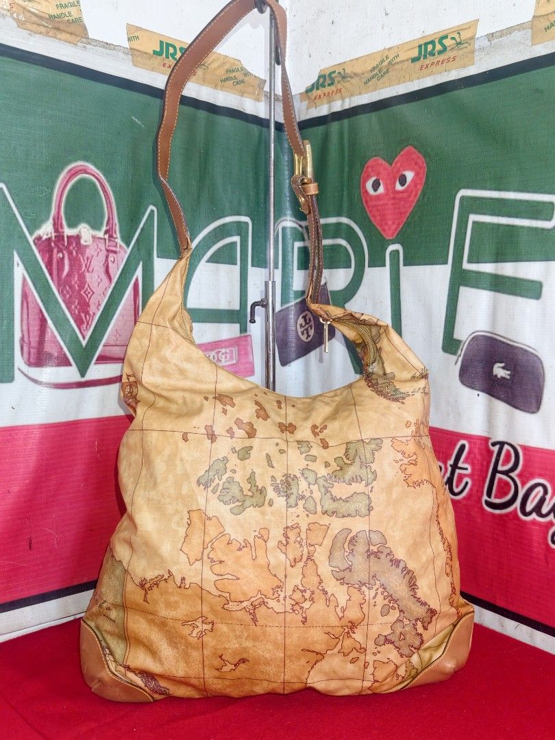 Alviero martini (Category: Tote Bags) located in Caloocan City. Submitted by faithera0331 (Listing ID 1417798614, Image 1). Description: .