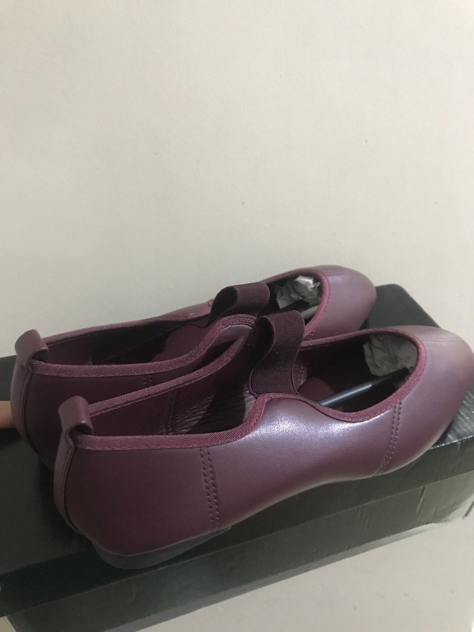 AZTRID Burgundy Flats Size 36 (Category: Flats & Sandals) located in Quezon City. Submitted by ___itsalex (Listing ID 1417737044, Image 3). Description: - AZTRID burgundy flats - Size 36 - Classic design with strap detail - Comes with original box rfs: wrong size ordered; - never worn outside, sinukat lang po .