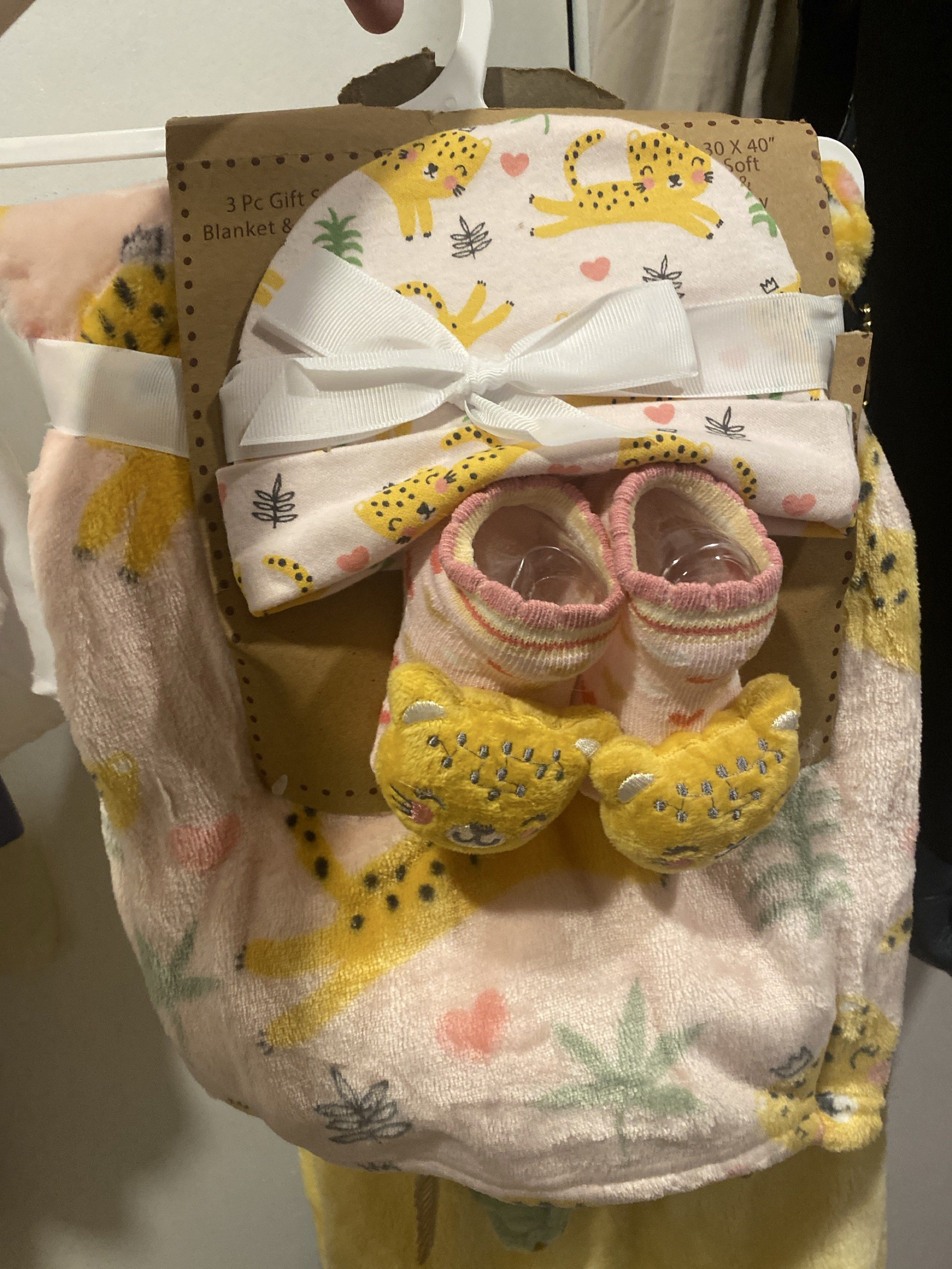 Baby Blanket with Socks and hat (Category: Children's Beds) located in Quezon City. Submitted by calisells (Listing ID 1417605974, Image 2). Description: From the US RFS: too many blankets.