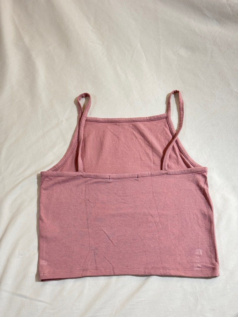 Brandy Melville Halter Top (Category: Sleeveless) located in Quezon City. Submitted by envti (Listing ID 1417773895, Image 3). Description: .