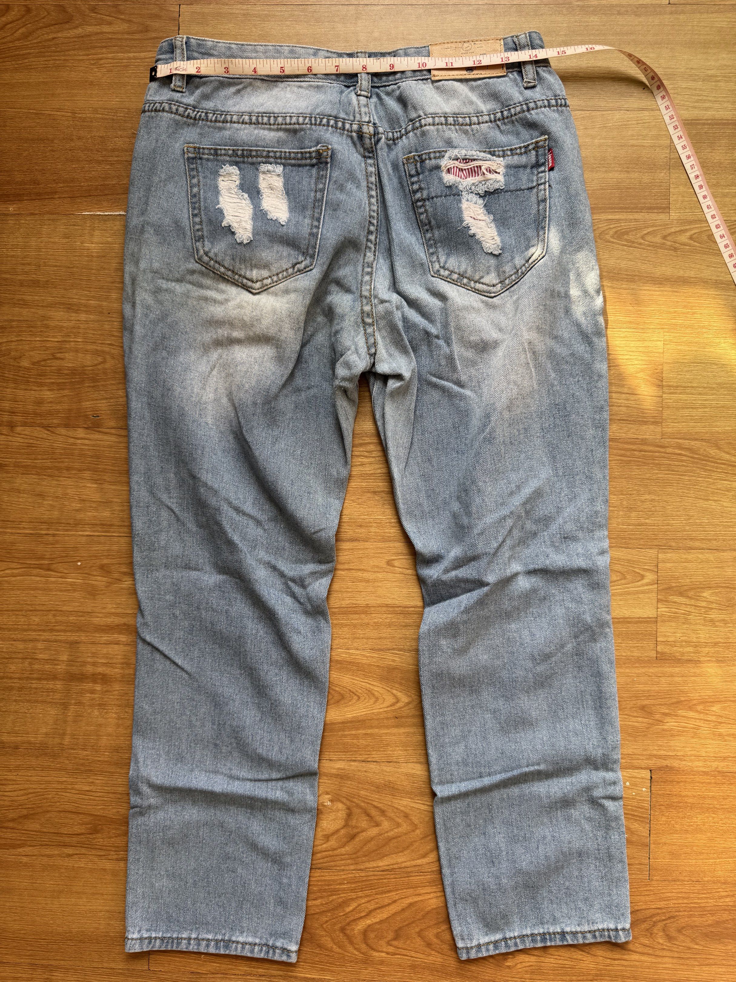 C Jeans Distressed Jeans (Category: Jeans) located in Manila. Submitted by obach (Listing ID 1417734095, Image 2). Description: .