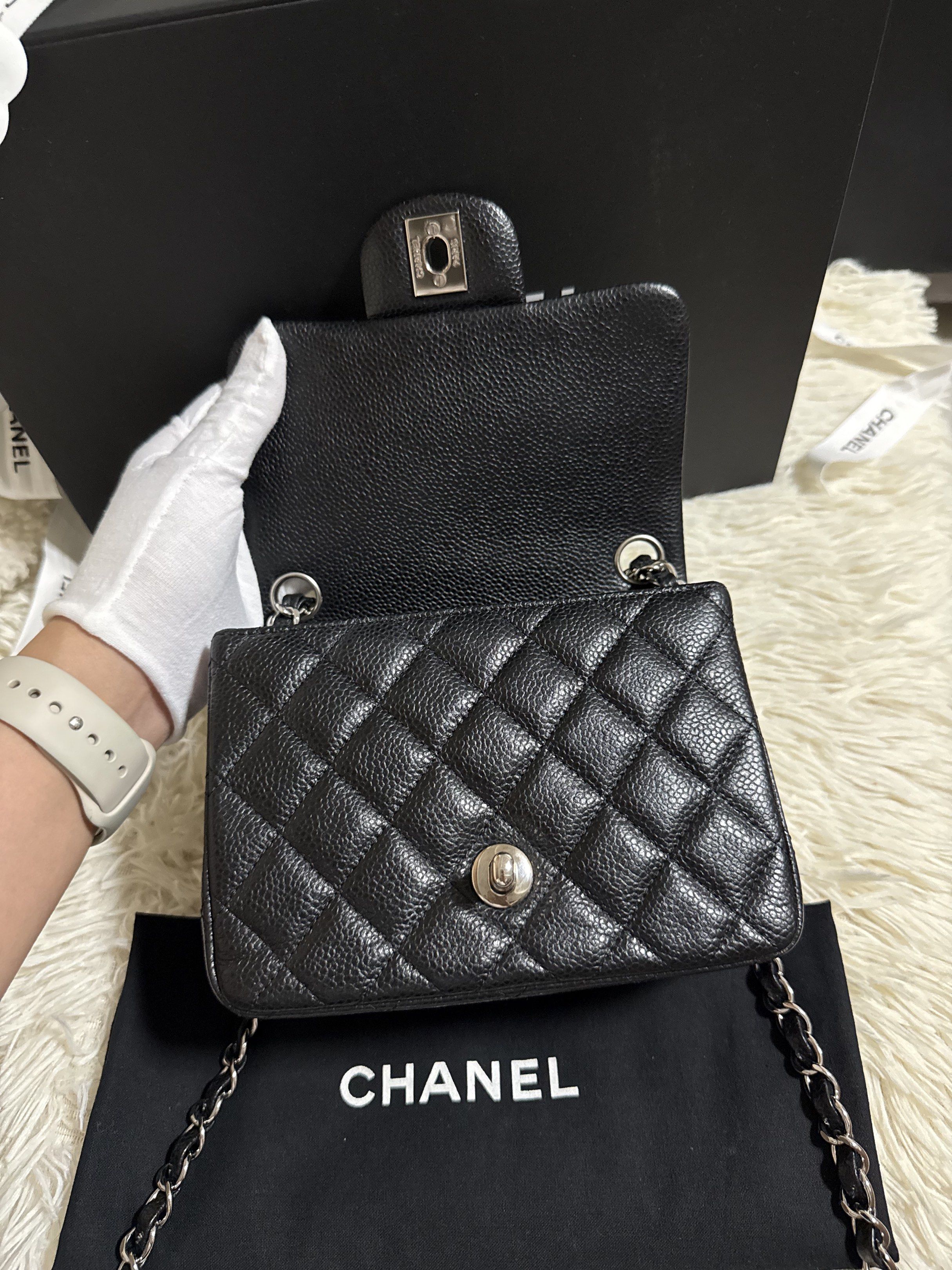 Chanel Mini Square Flap Black Caviar (Category: Luxury Bags & Wallets) located in Manila. Submitted by ccluxuryy (Listing ID 1417799801, Image 3). Description: Chanel Mini Classic Square Flap Black Caviar Leather SHW Rare piece Series 16 Good condition, no rubs Comes complete with Entrupy (no receipt) P235k only Location: Merville, Paranaque Meet up: MOA, DLSU, Newport, Greenbelt, BGC Delivery: Grab, Lalamove or LBC Guaranteed authentic or money 