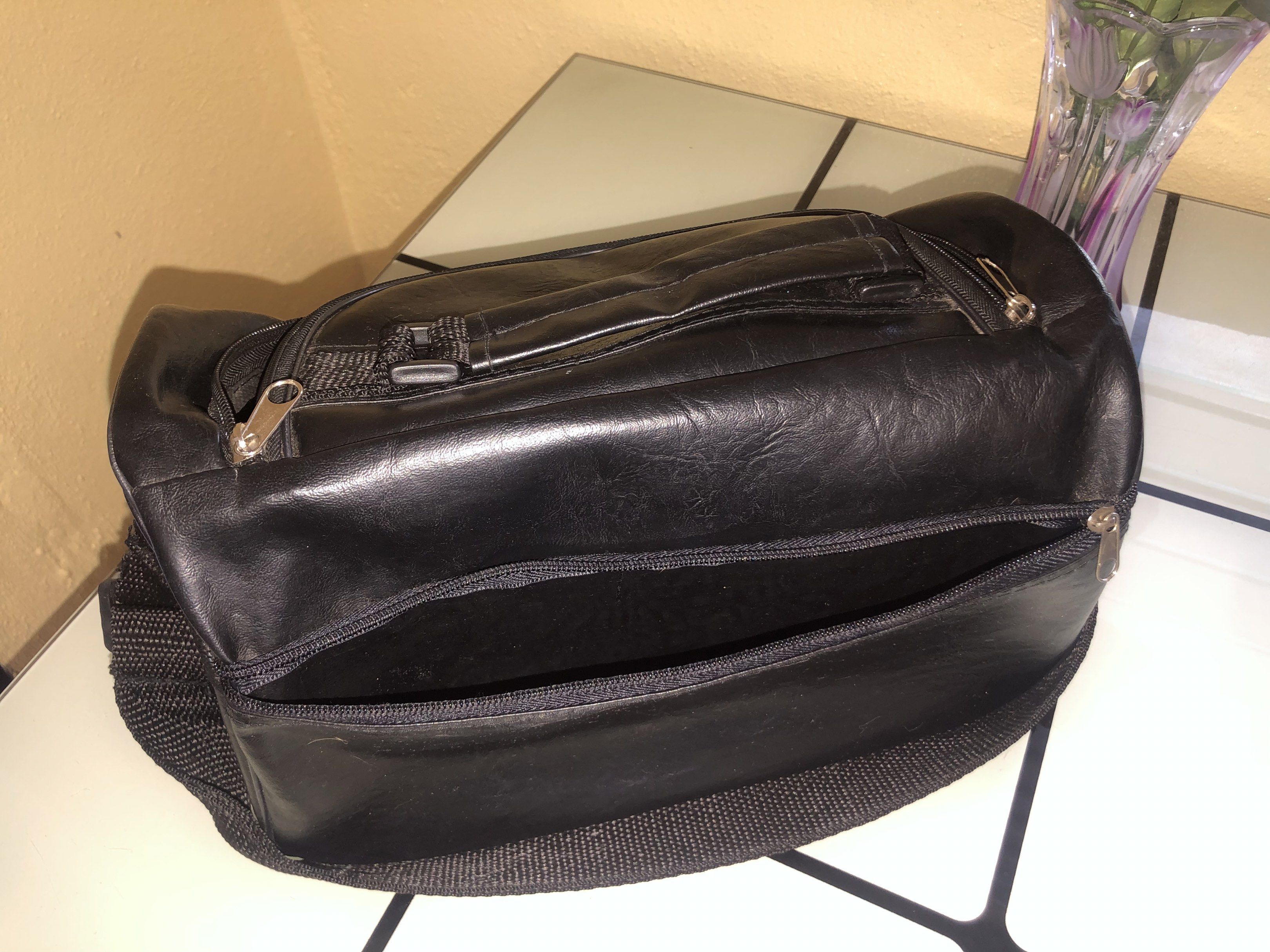 CHN or Medical Nursing Bag (Sling Type) Leather (Category: Medical Supplies & Tools) located in Binangonan. Submitted by el.yhk (Listing ID 1417657922, Image 3). Description: CHN or Medical Nursing Bag (Sling Type) Leather Lightly Used!!! 100!!.