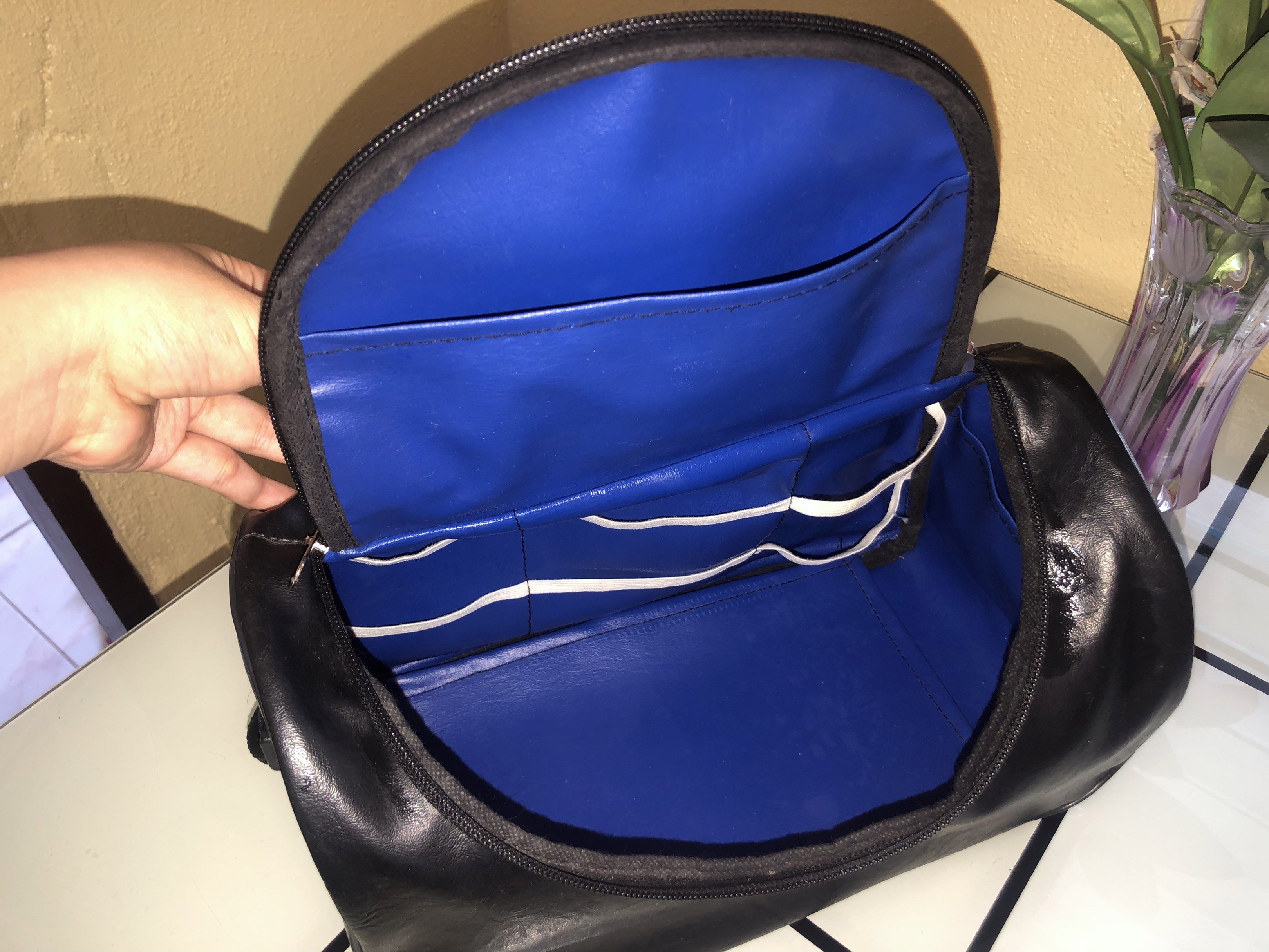 CHN or Medical Nursing Bag (Sling Type) Leather (Category: Medical Supplies & Tools) located in Binangonan. Submitted by el.yhk (Listing ID 1417657922, Image 2). Description: CHN or Medical Nursing Bag (Sling Type) Leather Lightly Used!!! 100!!.