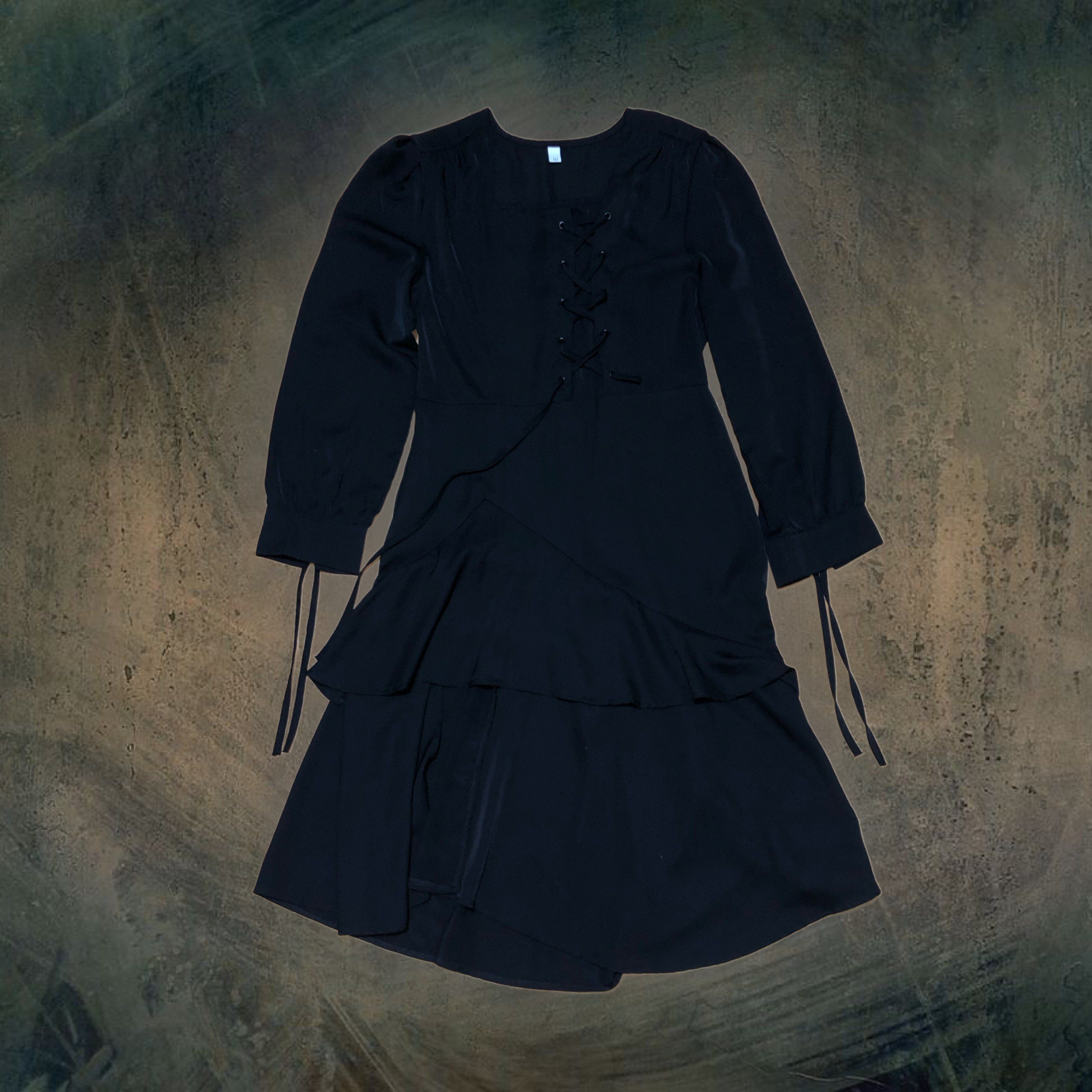 Classic Black Gothic Ruffle Dress (Category: Dresses) located in Manila. Submitted by aehls (Listing ID 1417634758, Image 1). Description: ⋆ width 34 ⋆ sleeves 27 ⋆ length 41 ❦ mine @ 199 PHP note ! color may vary due to lighting .