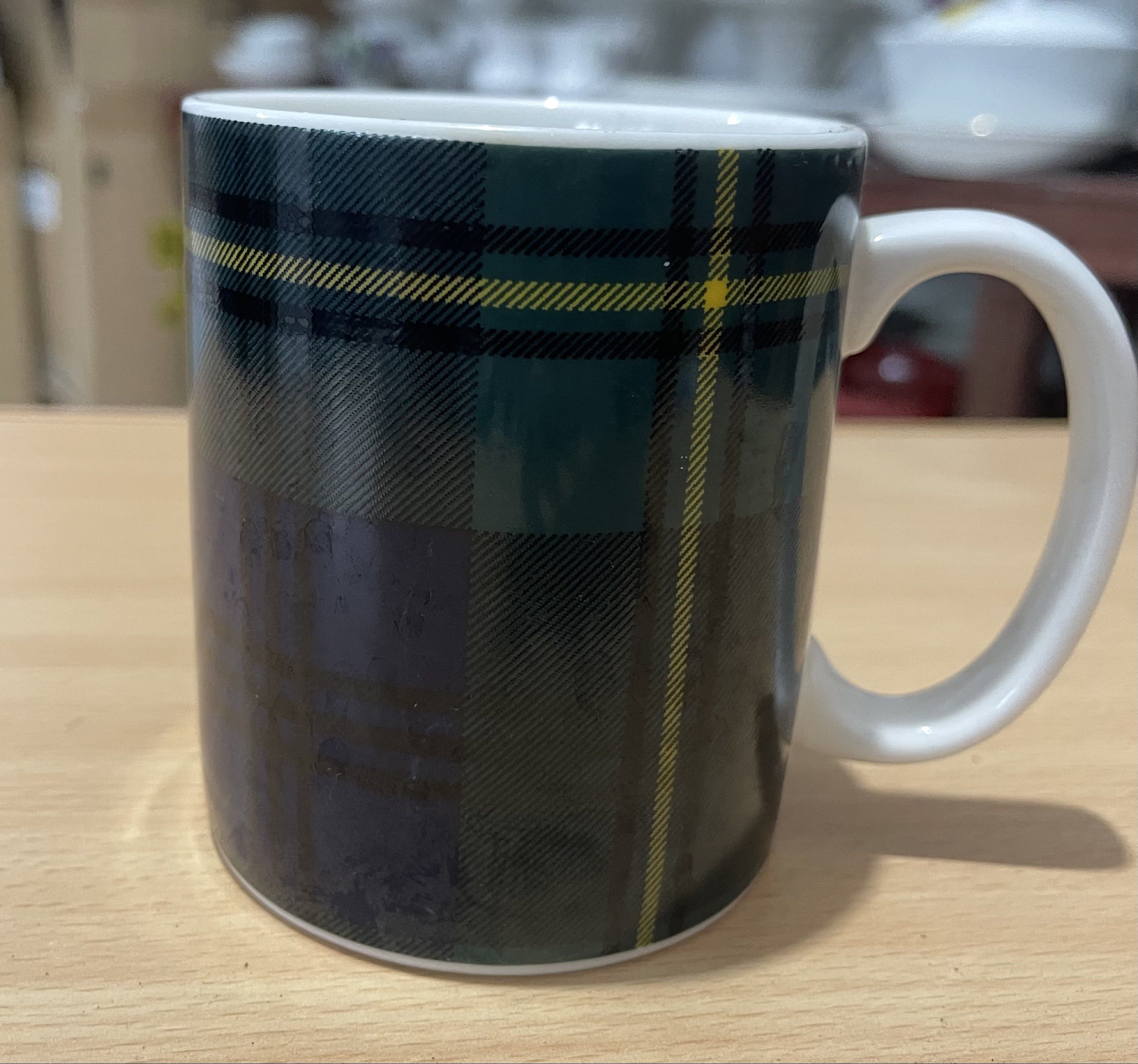 Coffe Mug UNIQLo (Category: Coffee & Tea Tableware) located in San Fernando. Submitted by japansurpluselyu (Listing ID 1417630981, Image 1). Description: .