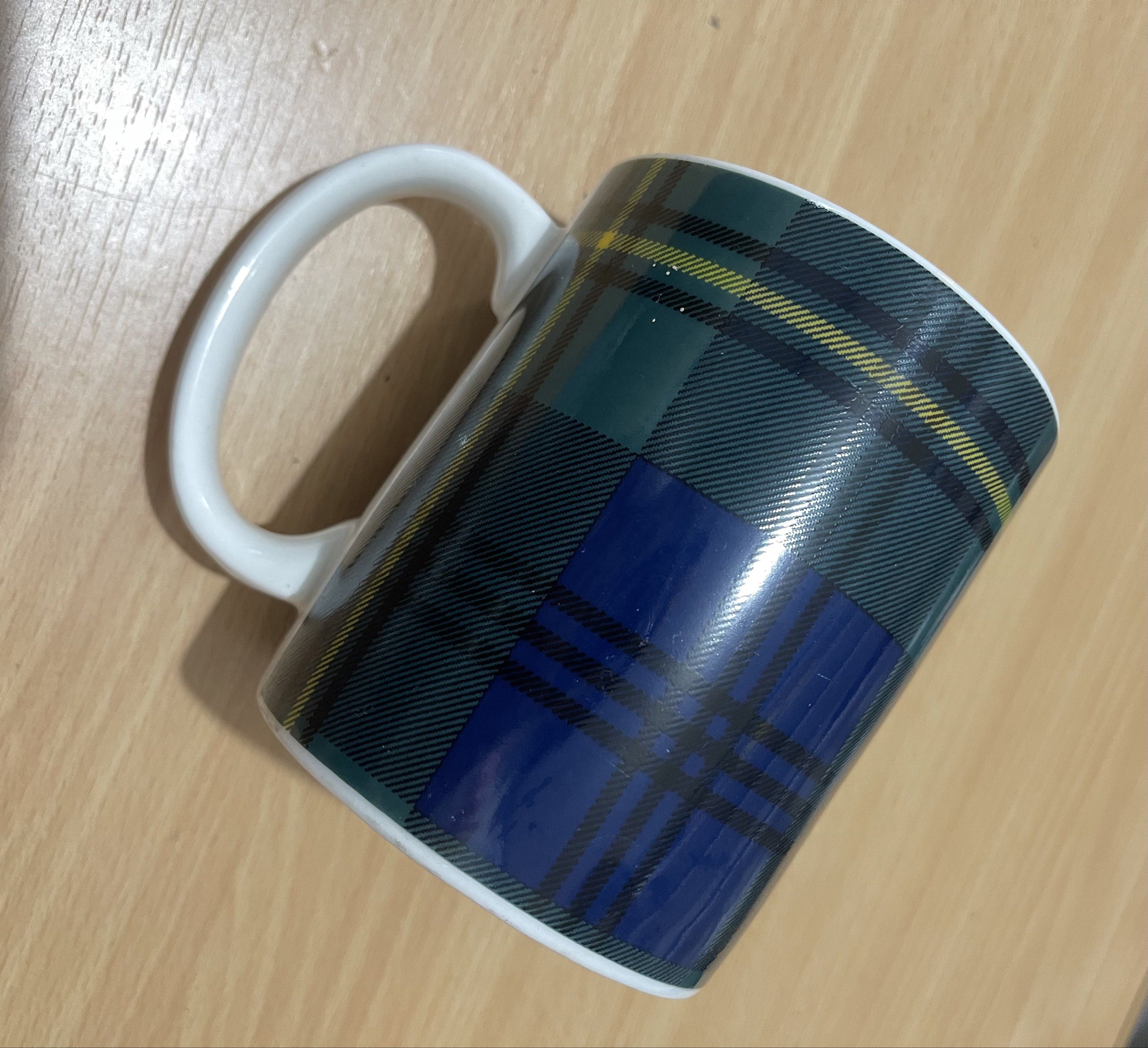 Coffe Mug UNIQLo (Category: Coffee & Tea Tableware) located in San Fernando. Submitted by japansurpluselyu (Listing ID 1417630981, Image 2). Description: .