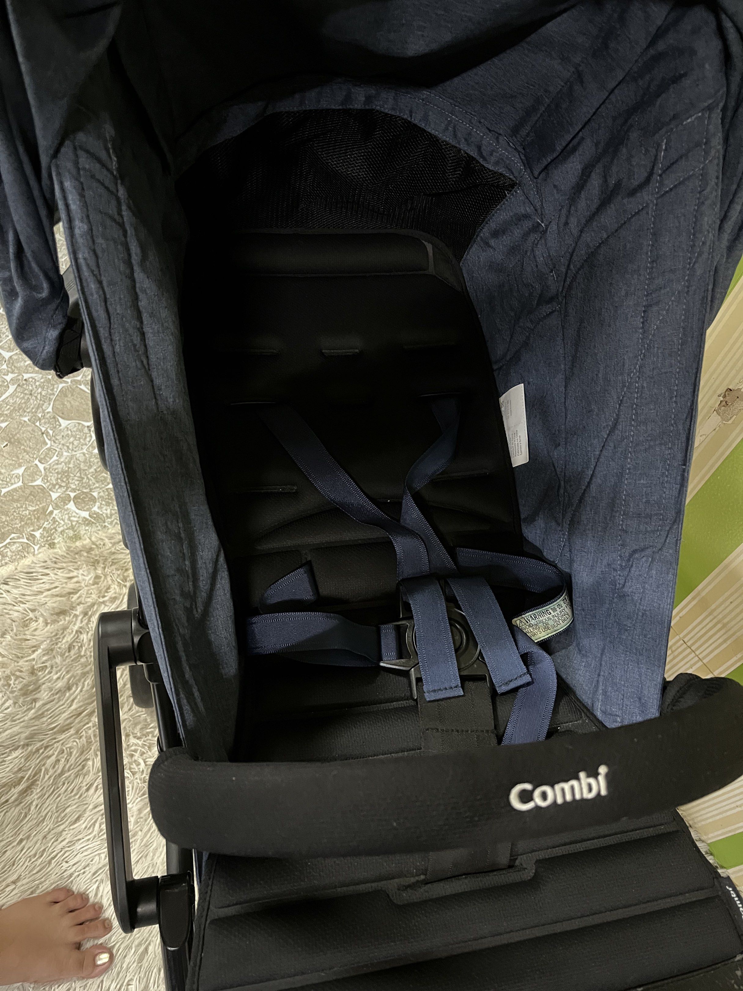 Combi CFS- Compact fold stroller travel ligthweith cabin approved (Category: Strollers) located in Manila. Submitted by gracediola_18 (Listing ID 1417719401, Image 2). Description: 15k orig price selling for 5k nego still in a good as new flaws na scratch lang yung lower part but the body frame is good as new open for pick up or cod lalamove.