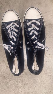 (Category: ) located in . Submitted by sneakars (Listing ID 1417717861, Image 1). Description: .
