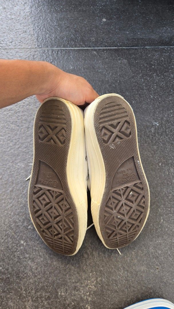 Converse Comme des Garcons Play Sneakers ( CDG ) (Category: Sneakers) located in Santa Rosa. Submitted by declutter.jenjen (Listing ID 1417616596, Image 3). Description: CDG, Binigay lang saken, nakatambak lanb pero all goods pa.