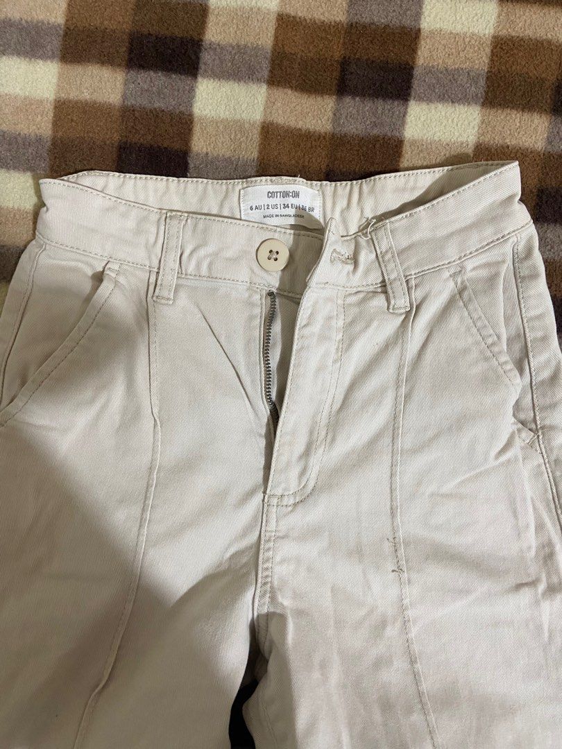 Cotton on Parker Highwaisted Pants (Category: Other Bottoms) located in Daraga. Submitted by jen.nini (Listing ID 1417627987, Image 3). Description: small stains on the lower part .