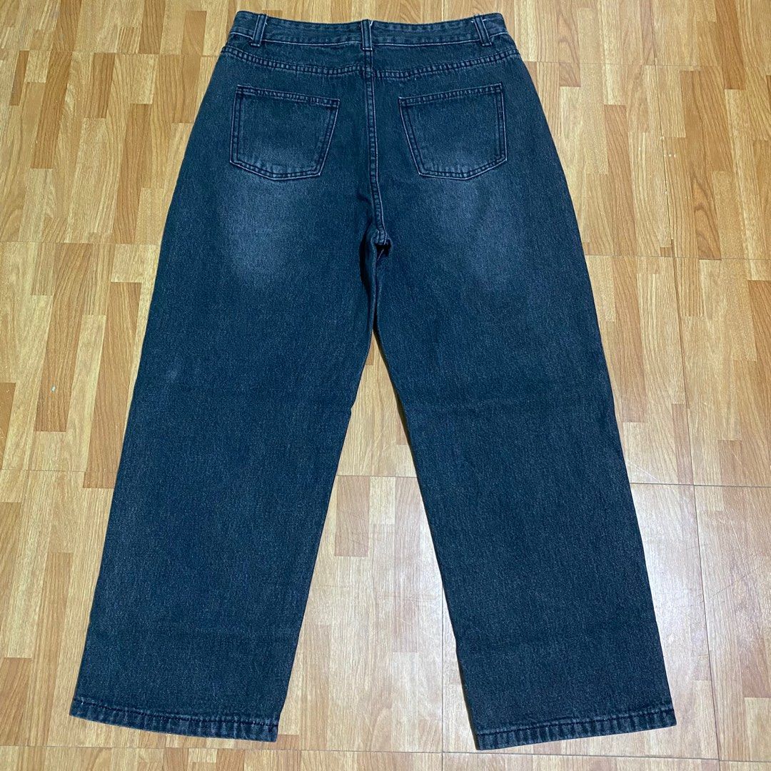 Dark Wash Wide Leg Denim Jeans (Category: Jeans) located in Antipolo. Submitted by caredbypya (Listing ID 1417680457, Image 2). Description: Still Available❗️ Size 30-31 Length 37”.