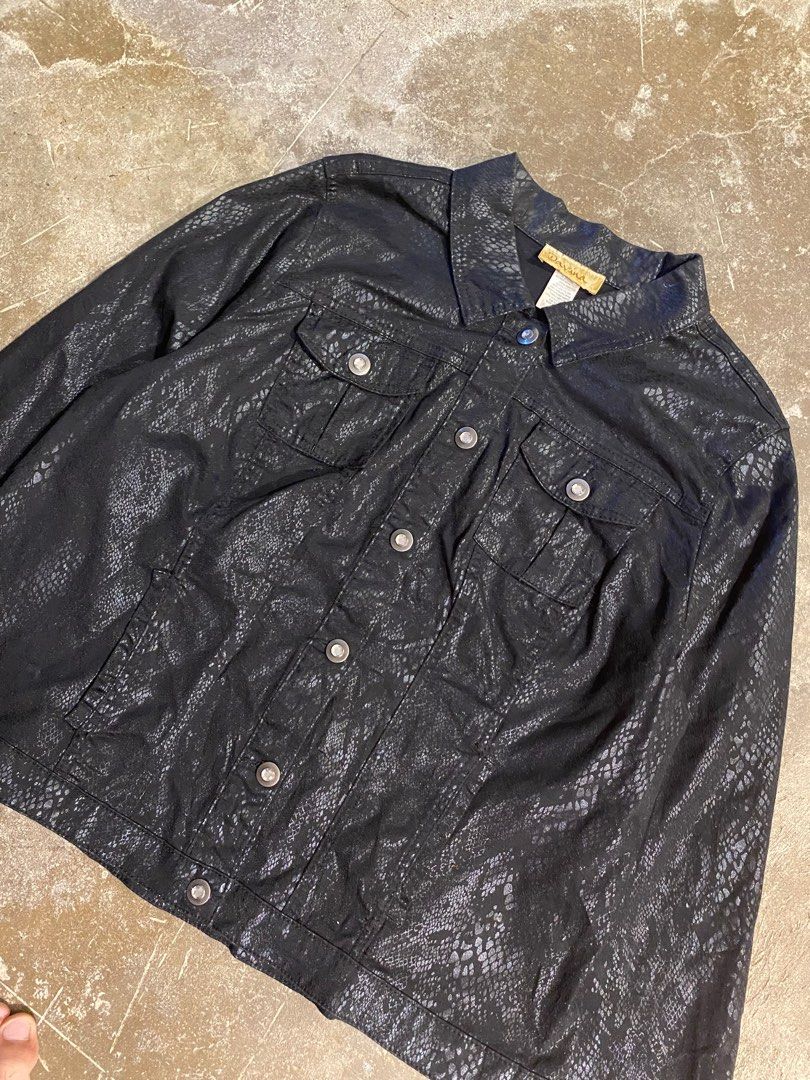 Davina Snake Skin Black Denim Jacket (Category: Coats, Jackets and Outerwear) located in Cavite. Submitted by loadeadgears (Listing ID 1417798391, Image 2). Description: Davina Snake Skin Black Denim Jacket Size: 3XL Dimes: W25.5 L26 SL24.5 Excellent condition No issue 999 plus sf - Davina snakeskin-patterned jacket - Size: 3X - Features: - Button-down front - Two chest pockets - Buttoned cuffs - Care Instructions: - Machine wash cold, gentle cyc