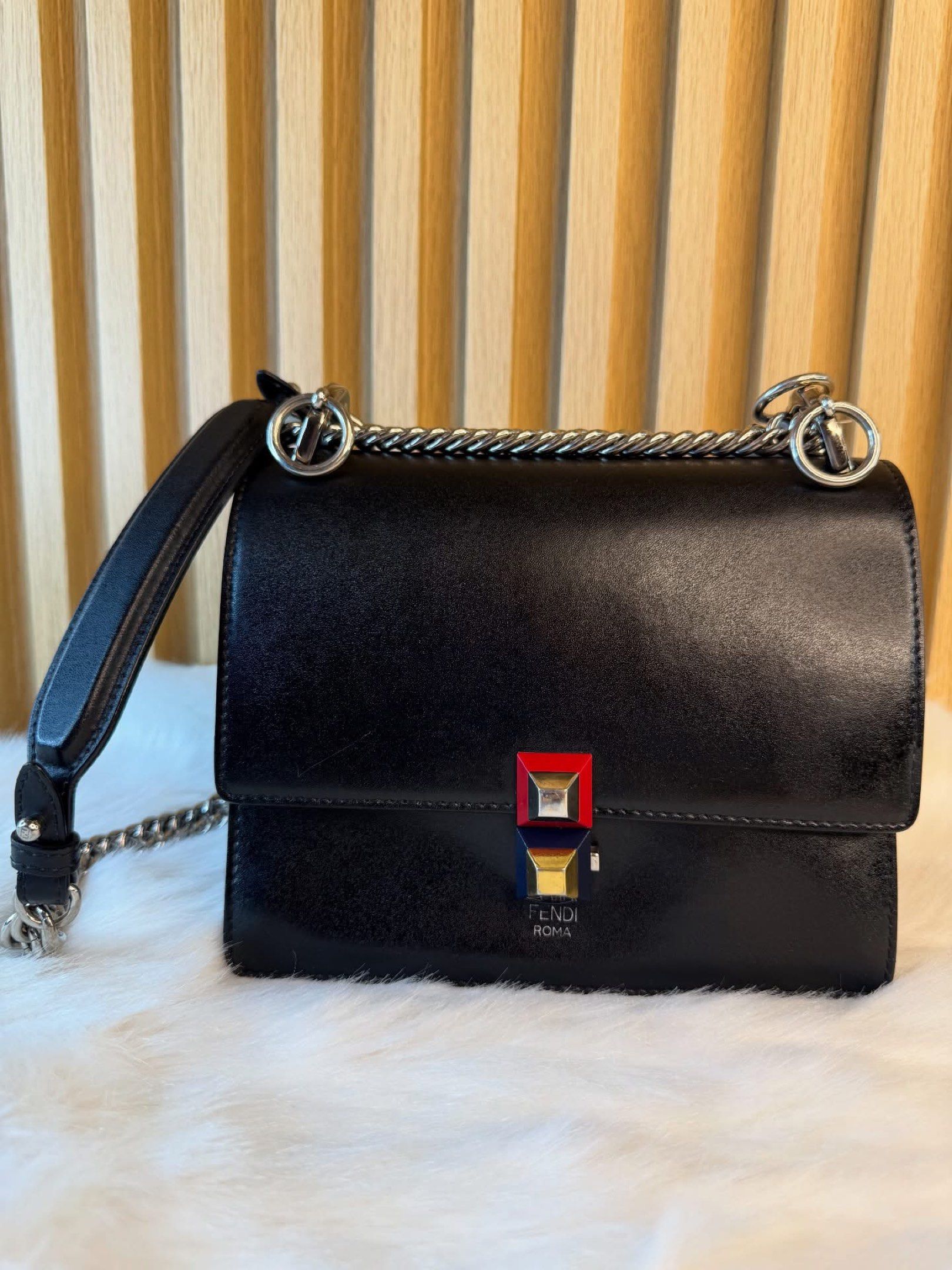 Fendi khan (Category: Luxury Bags & Wallets) located in Santa Ana. Submitted by astonandariana (Listing ID 1417612761, Image 1). Description: .