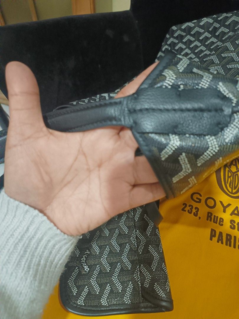 Goyard Hobo Bag (Category: Luxury Bags & Wallets) located in Baguio. Submitted by maria.s0329822318 (Listing ID 1417672755, Image 3). Description: - Authentic Goyard Hobo Bag - Signature Goyardine canvas - Includes dust bag - Includes small pouch - Black leather strap and trim - Pouch with snap closure - Goyard Paris logo on pouch.
