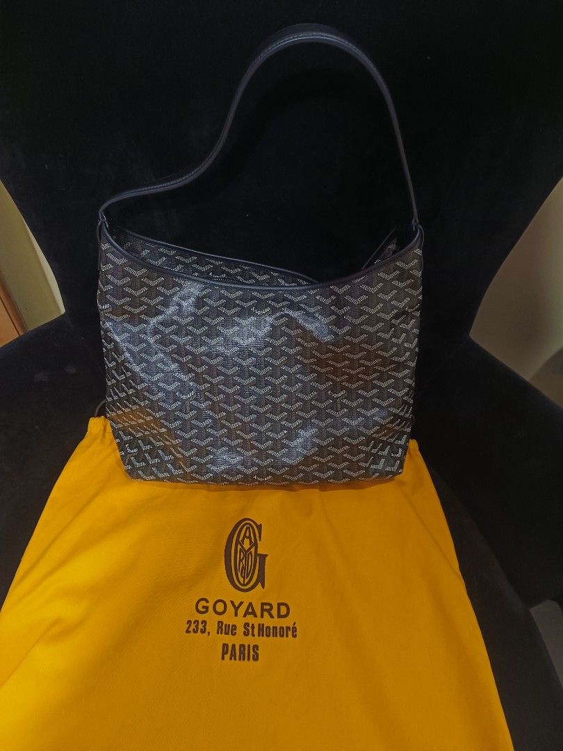 Goyard Hobo Bag (Category: Luxury Bags & Wallets) located in Baguio. Submitted by maria.s0329822318 (Listing ID 1417672755, Image 1). Description: - Authentic Goyard Hobo Bag - Signature Goyardine canvas - Includes dust bag - Includes small pouch - Black leather strap and trim - Pouch with snap closure - Goyard Paris logo on pouch.