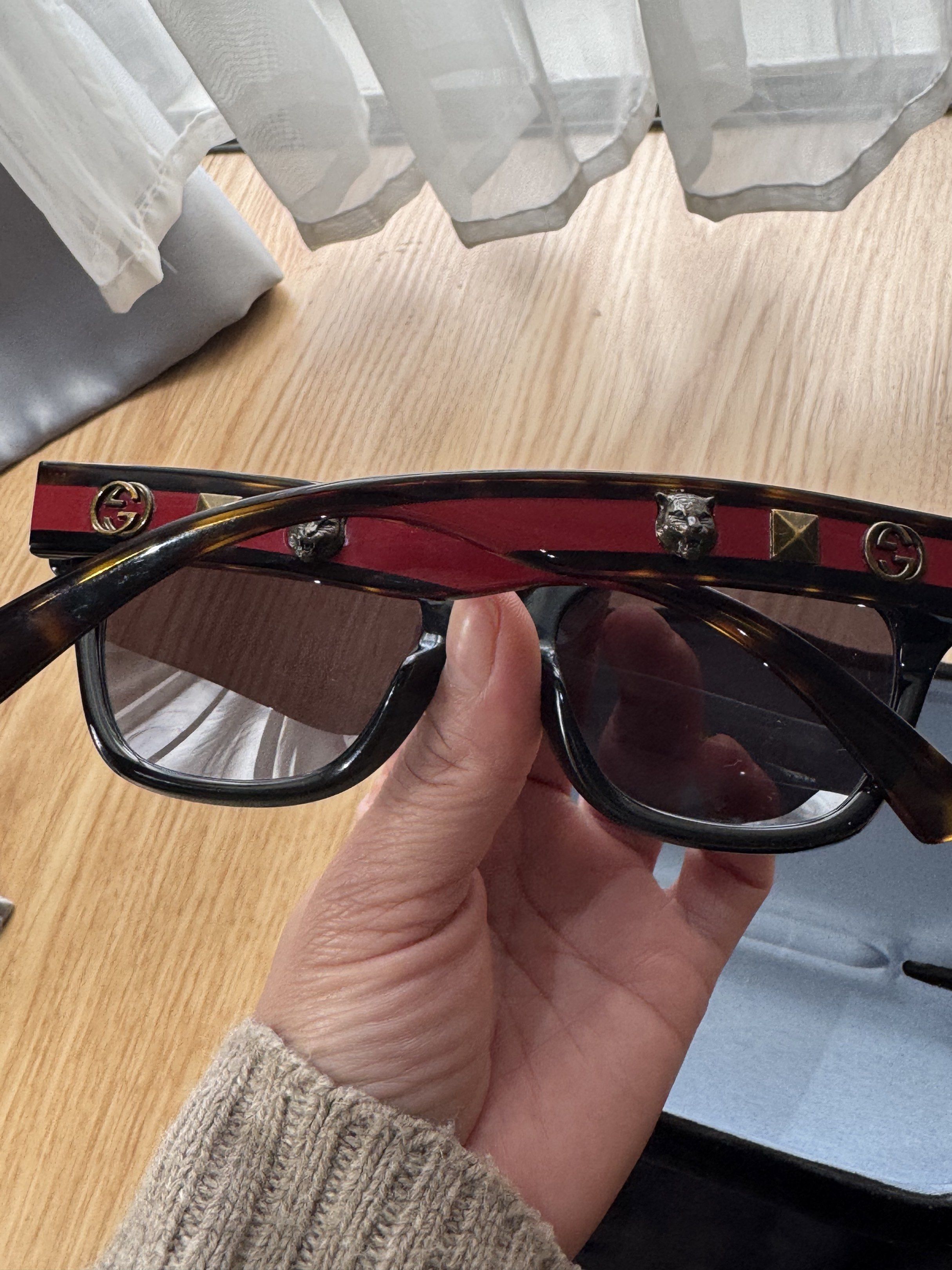 Rush!!! Gucci Sunglasses (Category: Sunglasses & Eyewear) located in Taytay. Submitted by becha1 (Listing ID 1417641764, Image 2). Description: .