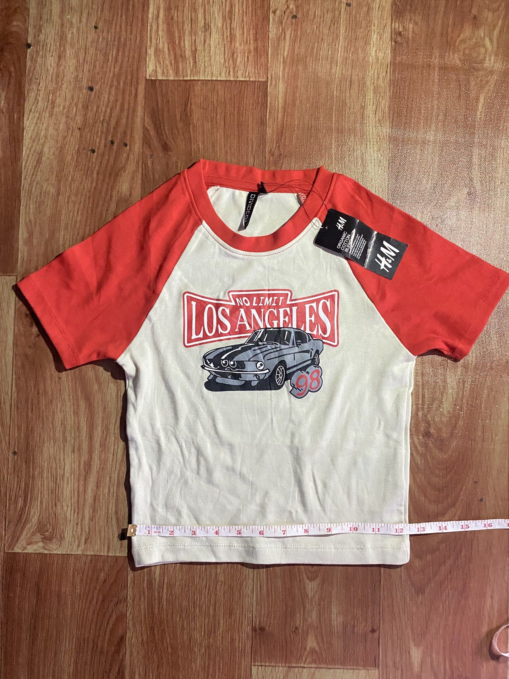 H&M Los Angeles Graphic Tee (Category: Others Tops) located in Rizal. Submitted by robert015 (Listing ID 1417631526, Image 2). Description: Branded Bangladesh Size M on Tag Stretchable See picture for reference on dimensions 📍Taytay Rizal.