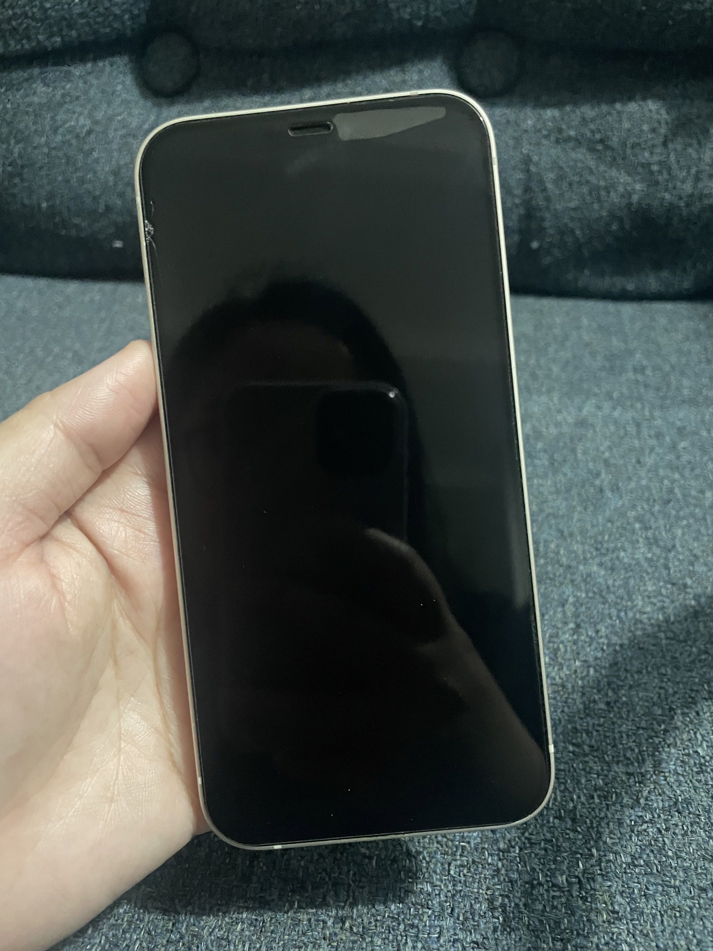 iPhone 12 (Category: iPhone 12 Series) located in Manila. Submitted by minienicd01552 (Listing ID 1417801943, Image 3). Description: iPhone 12 64gb 82% battery health No dents and scratches Tempered lang po may crack and bubbles No box No charger.