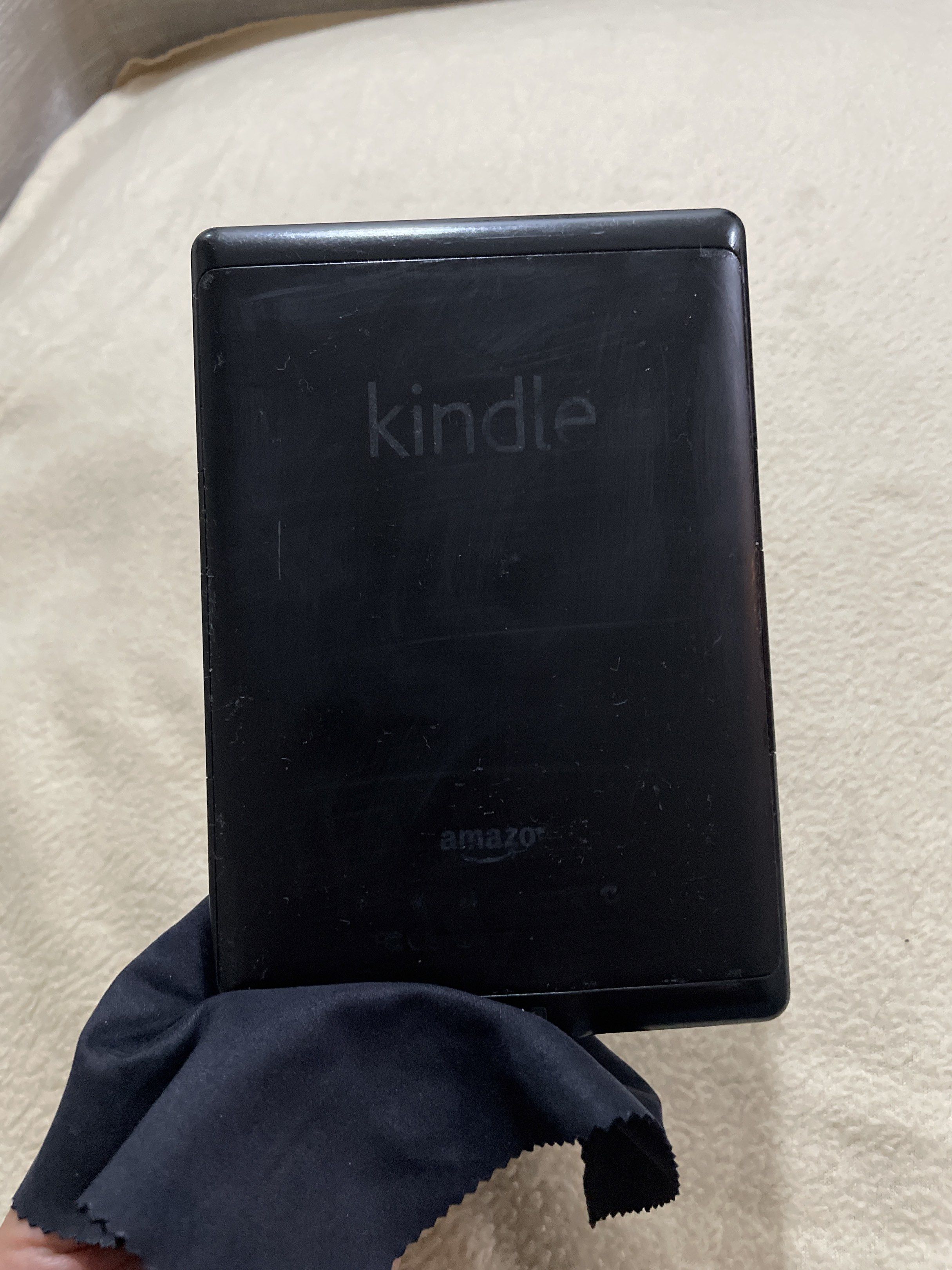 Kindle 5th Gen | 6” E Ink | Wi-Fi | Physical Navigation | 2GB (Category: E-Readers) located in Paranaque City. Submitted by yourneighbortotoro (Listing ID 1417625710, Image 2). Description: 🧠🧠 Lightweight and focused — Kindle 5th Gen offers crisp E Ink display and tactile controls for pure reading 📚 Perfect for travel, study, and distraction-free book sessions This Kindle 5th Gen features a 6” glare-free E Ink screen and button-based navigatio