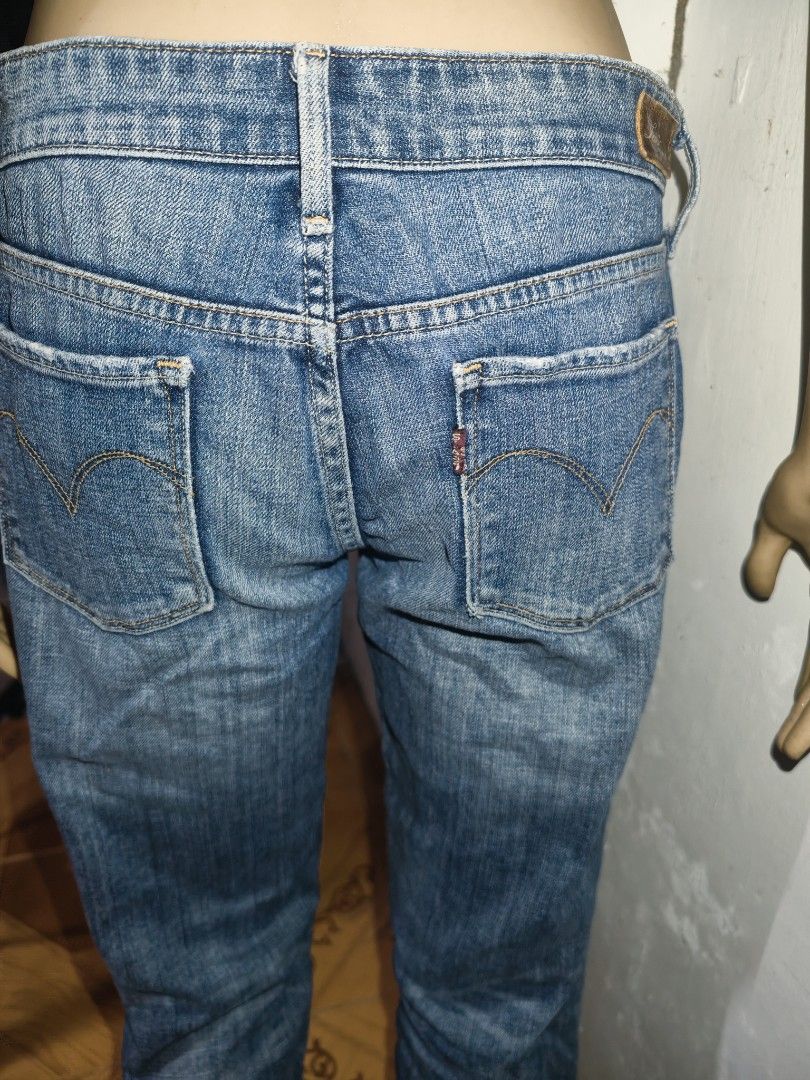 Levis (Category: Jeans) located in Caloocan City. Submitted by faithera0331 (Listing ID 1417799737, Image 3). Description: .
