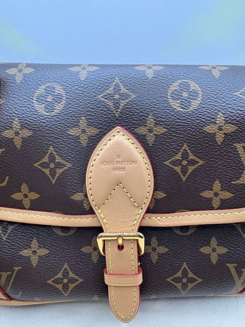 Louis Vuitton LV Diane Bag (Category: Luxury Bags & Wallets) located in Manila. Submitted by summercookie (Listing ID 1417795428, Image 3). Description: Used 2x Microchipped Complete inclusions.