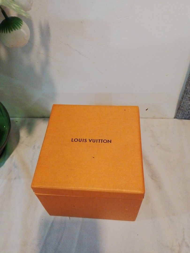 LV Small box (Category: Luxury Apparel) located in Cabanatuan. Submitted by miss.maia (Listing ID 1417796420, Image 3). Description: LV small box good for belt,watches and any accessories in very good condition 5"x5,2inches width 4½" depth just pm.