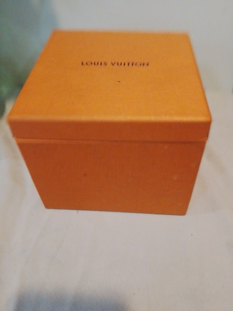 LV Small box (Category: Luxury Apparel) located in Cabanatuan. Submitted by miss.maia (Listing ID 1417796420, Image 2). Description: LV small box good for belt,watches and any accessories in very good condition 5"x5,2inches width 4½" depth just pm.