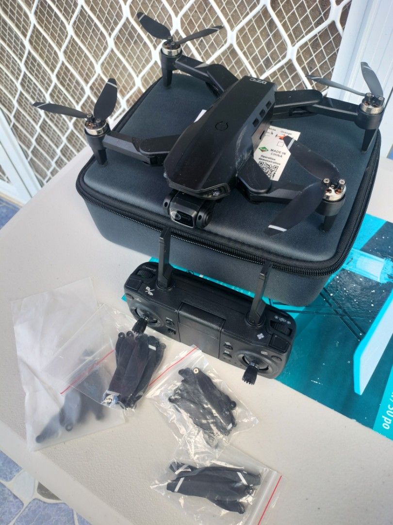 L900 pro drone (Category: Drones) located in Manila. Submitted by carylle_10 (Listing ID 1417606132, Image 2). Description: ₱3,000 fixed LYZRC Drone L900 Pro Comes with a carrying case, remote control, and extra propellers. (Search nyo na lang yung specs sa online) With minimal dents Pwedeng pang practice mag-drone Walang sample video kasi hindi marunong gumamit ng drone yung may-ari kaya binebenta kesa nakatambak lang dito. Tagaytay location Pic
