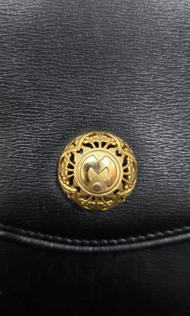 Mila Schon Handbag (Category: Luxury Bags & Wallets) located in Bacoor. Submitted by deux_trading_corporation (Listing ID 1417805669, Image 3). Description: Mila Schön Handbag. Like New. Negotiable.