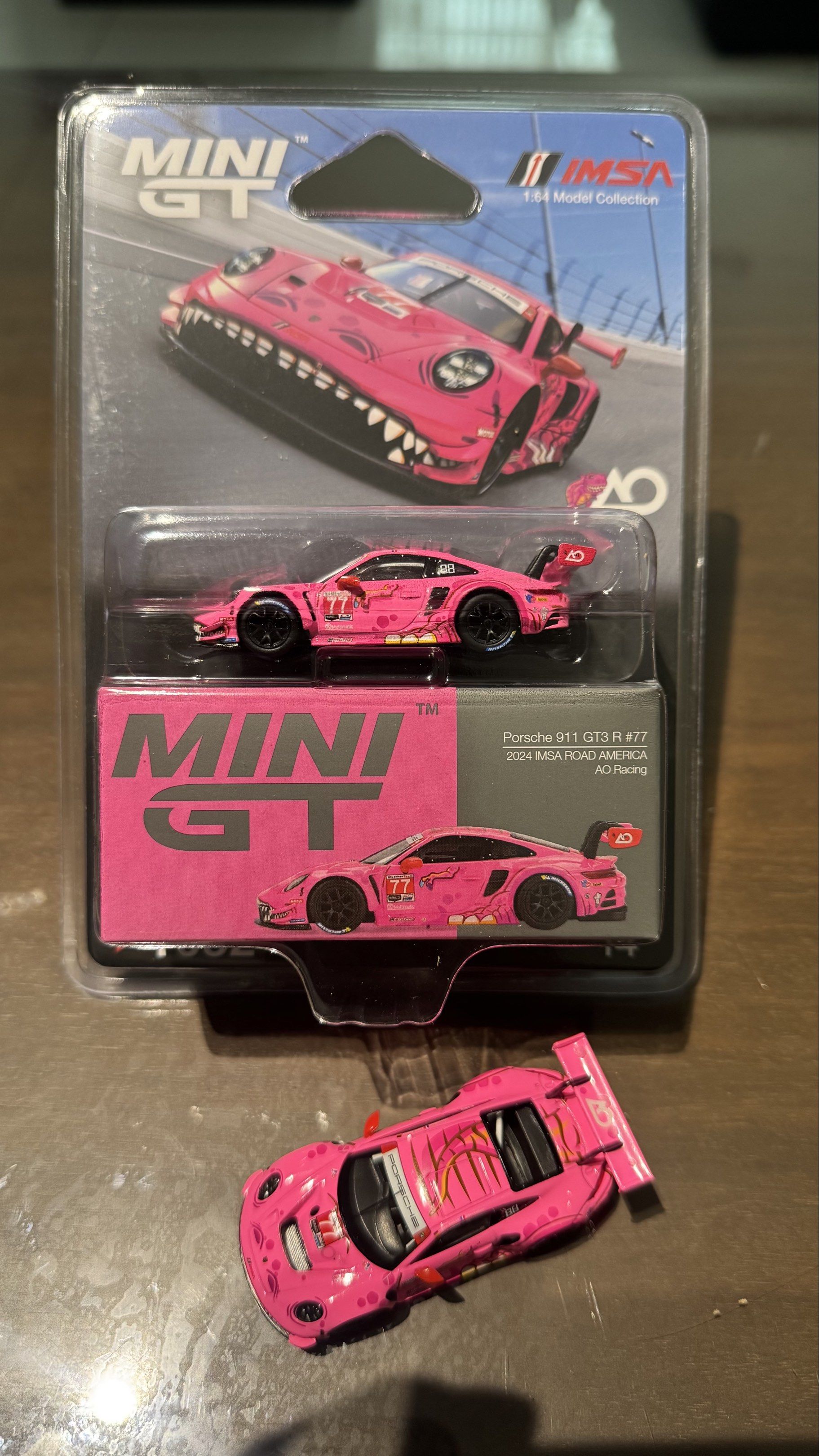 MINIGT 1052 1: 64 Porsche 911GT3 Pink Dinosaur Alloy Car Model