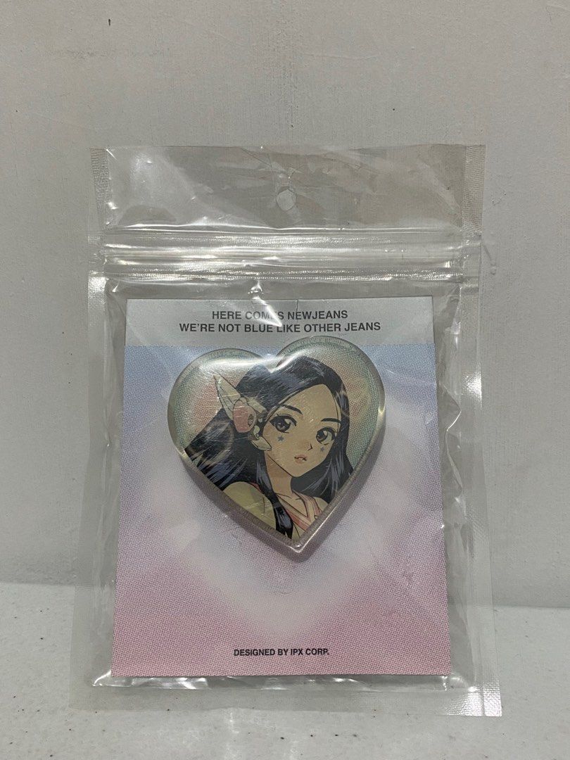 Newjeans Minji Get Up Phone Grip Pop Socket (Category: Mounts & Holders) located in Los Banos. Submitted by mistressofmayhem (Listing ID 1417700896, Image 1). Description: - Slightly Discolored - Good Condition - Comes with packaging MOP: Gcash.